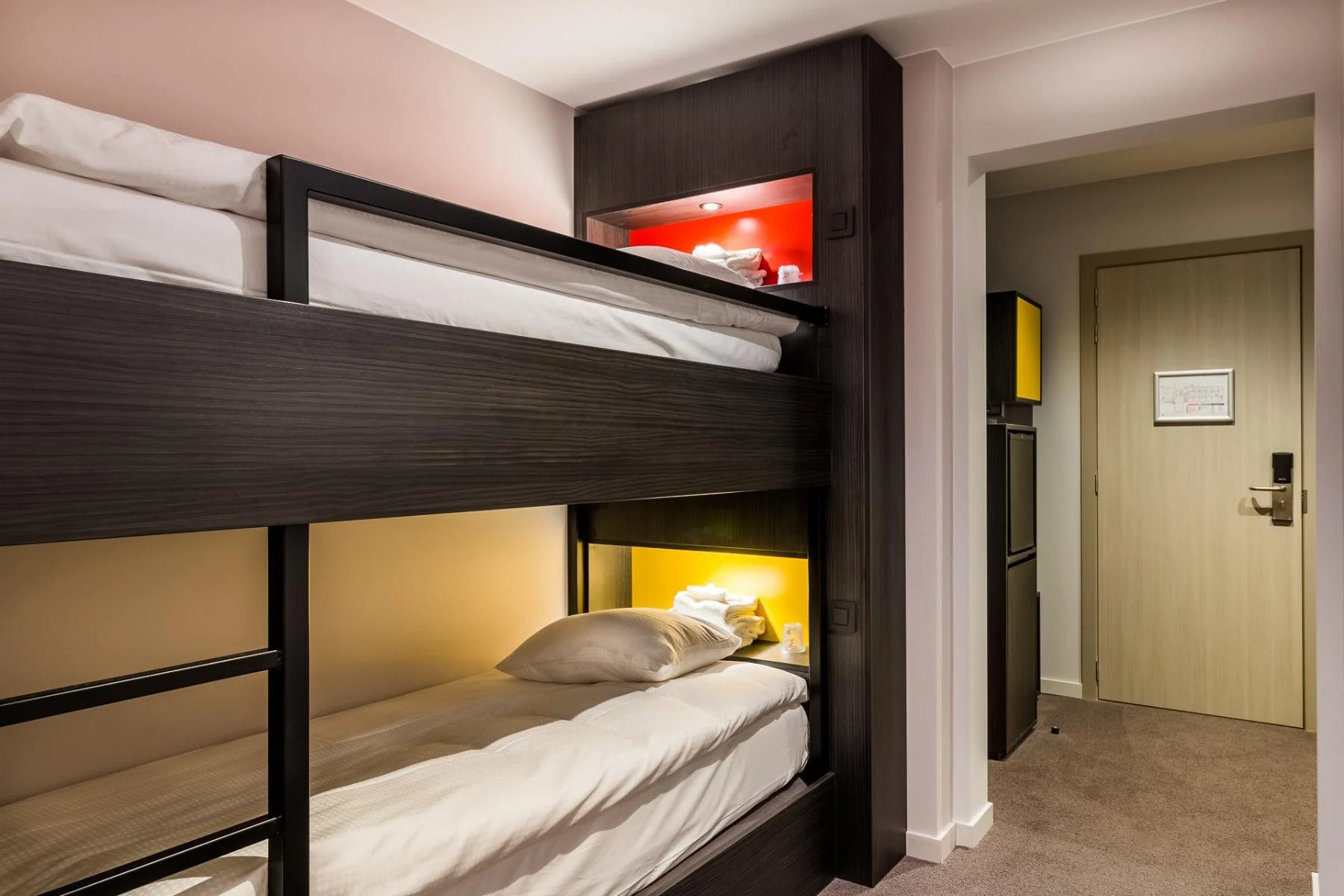 Bunk beds in a family-friendly Charming Quadruple room at Martin's Red, with bright space.