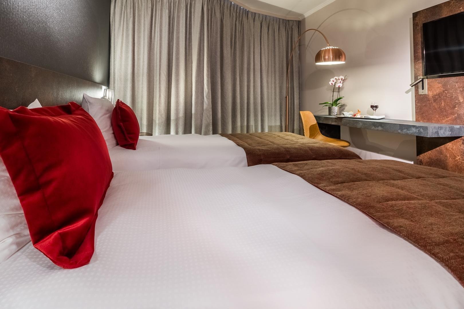 Chambre d'hôtel moderne et lumineuse au Martin's Brussels EU