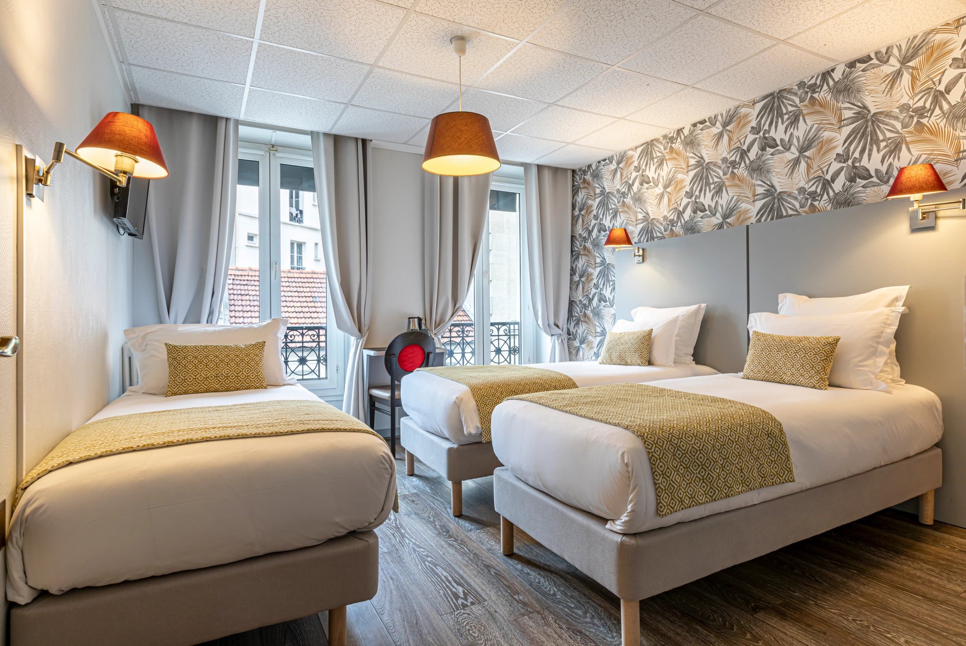 Splendid Hôtel | Chambre Triple twin Bureau