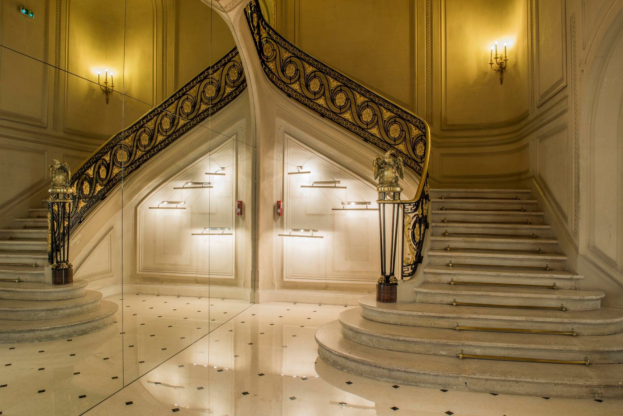 Galeries Lafayette Champs Elysées - Hotel Chambiges Elysées Paris ****, OFFICIAL SITE