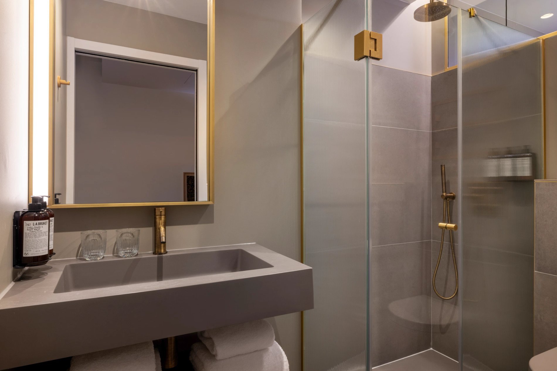 Hôtel Pilgrim Chambre Classique Salle de bain douche