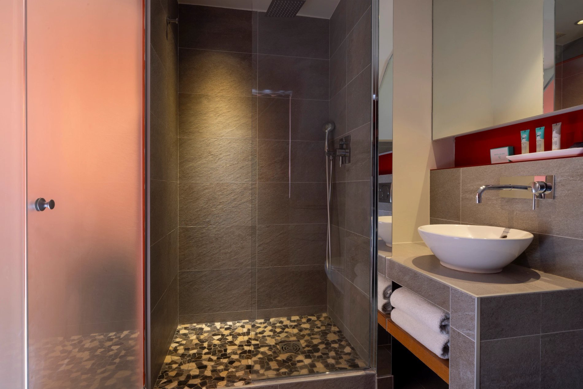 9fef5ab6-898d-4c47-b3d9-82ecf340c6db