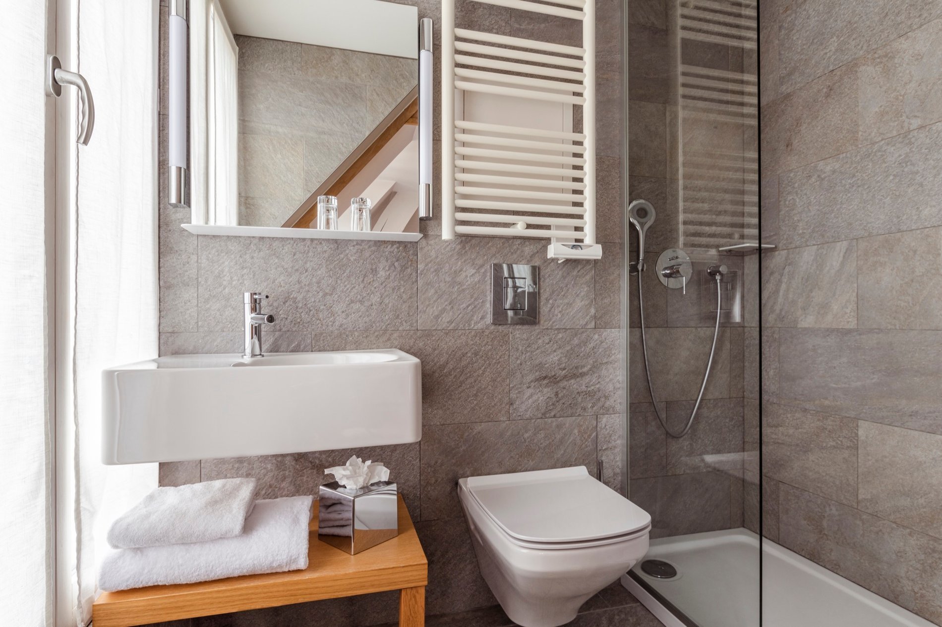 classic room 9 hotel Republique Paris