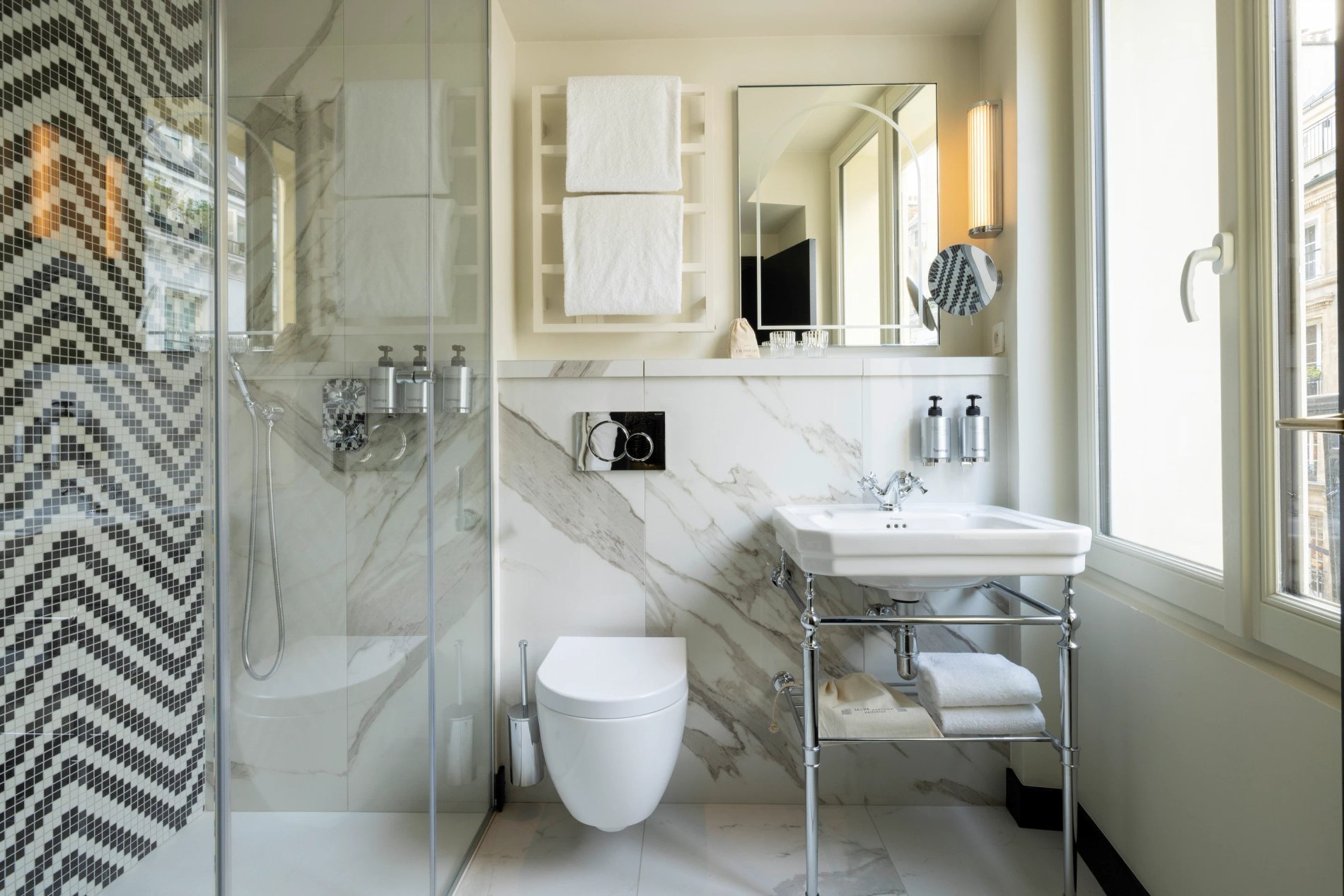 Hotel Filigrane | Classic Room Bathroom Shower