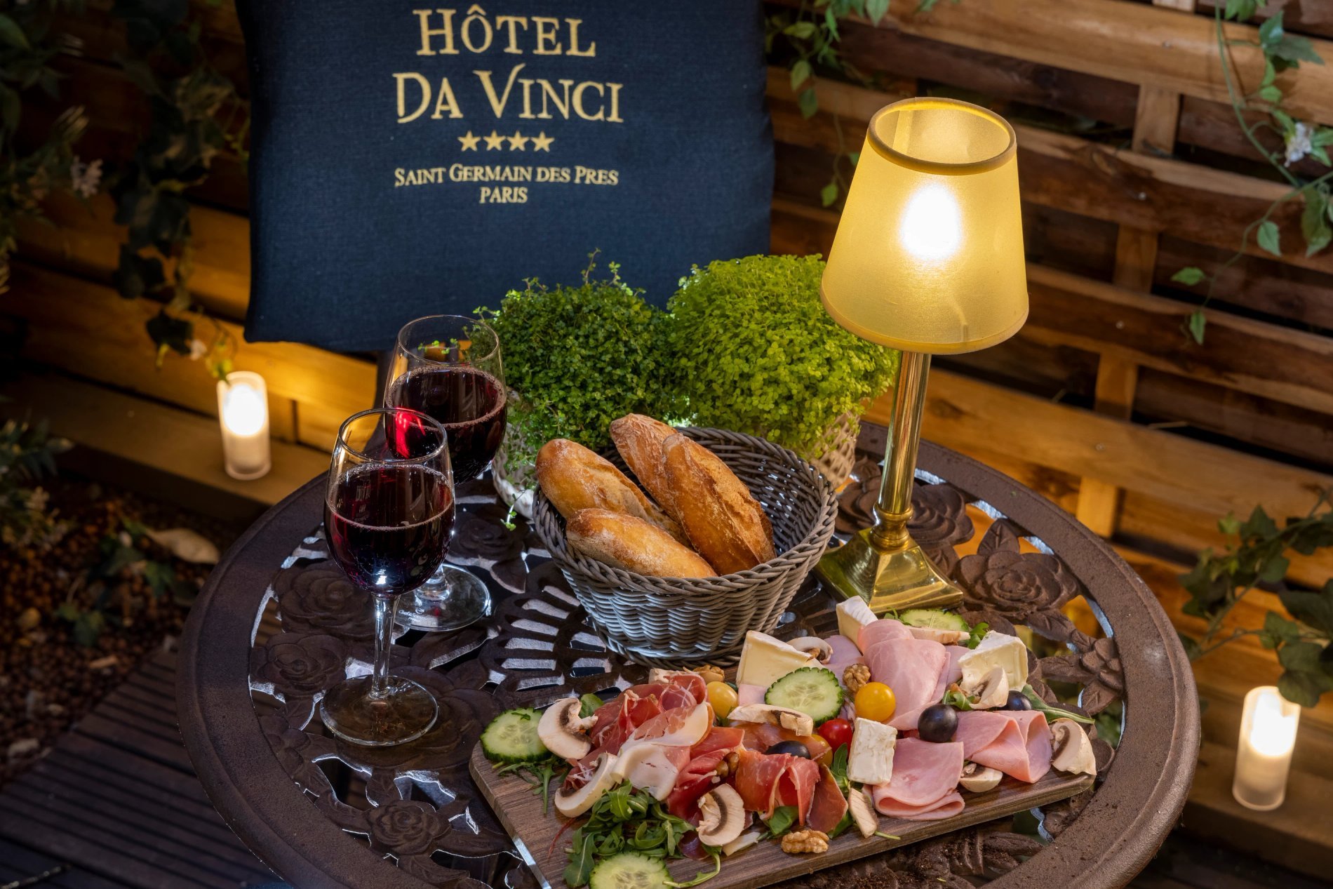 Hôtel Da Vinci Room service Vin