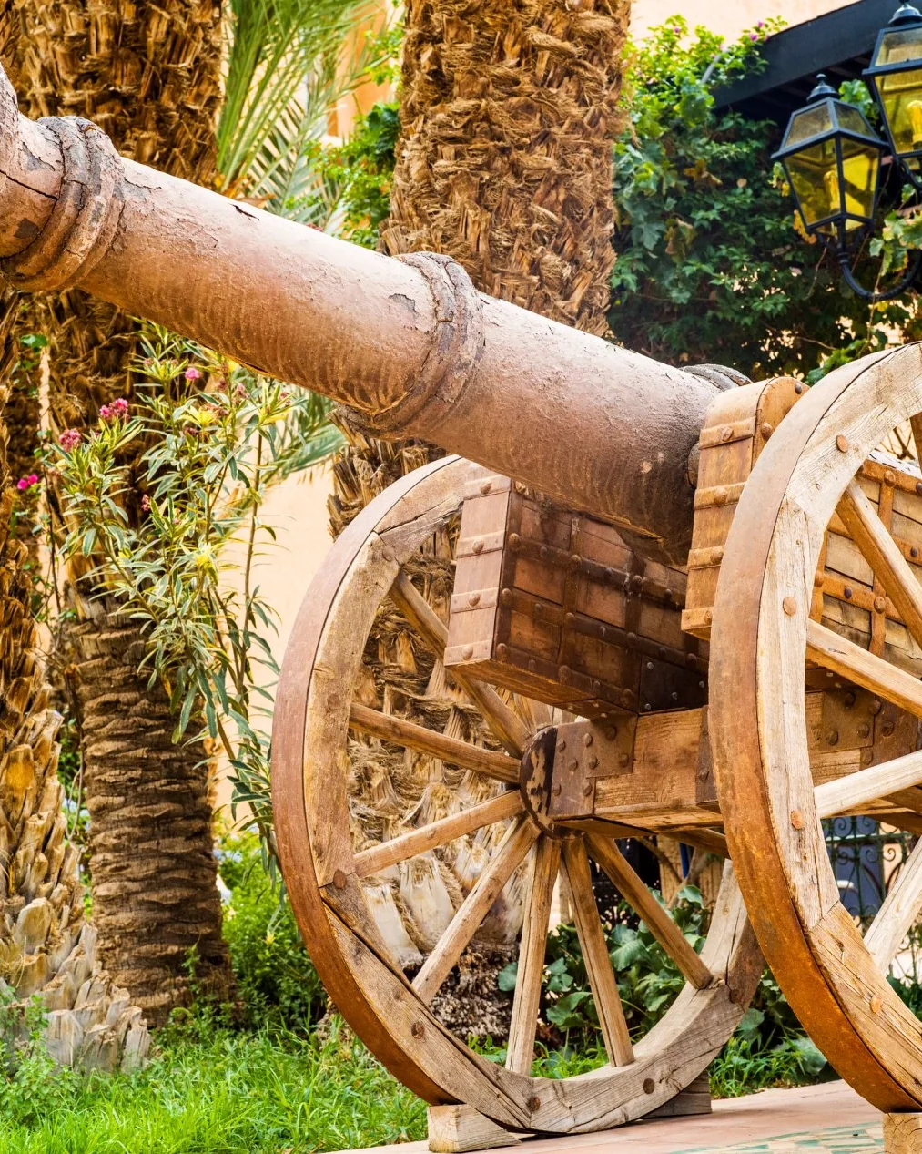 Le Berbère Palace, Ancient cannon displayed in the gardens of Berbère Palace