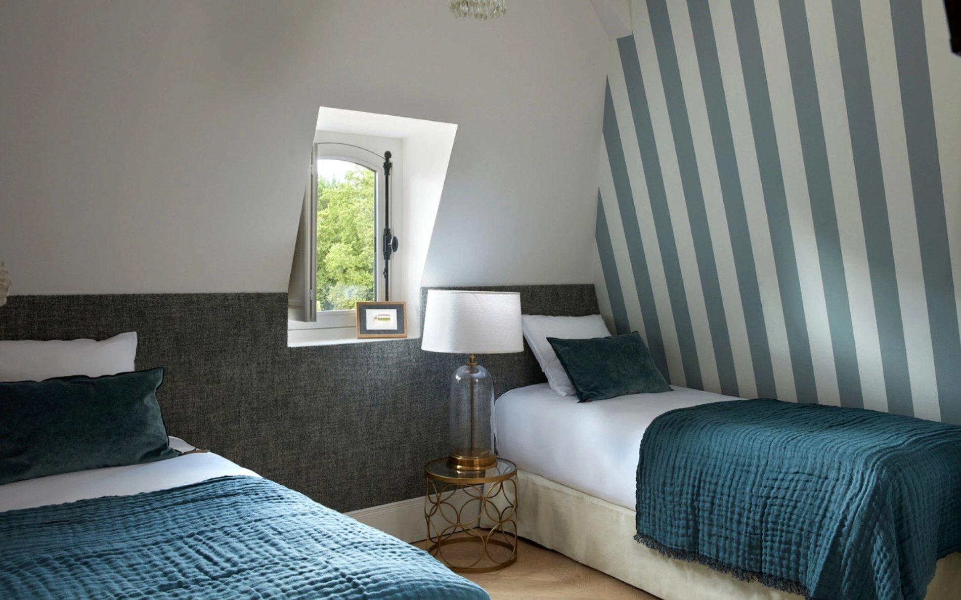 a2351f20-85b3-4065-b854-cf0171829935