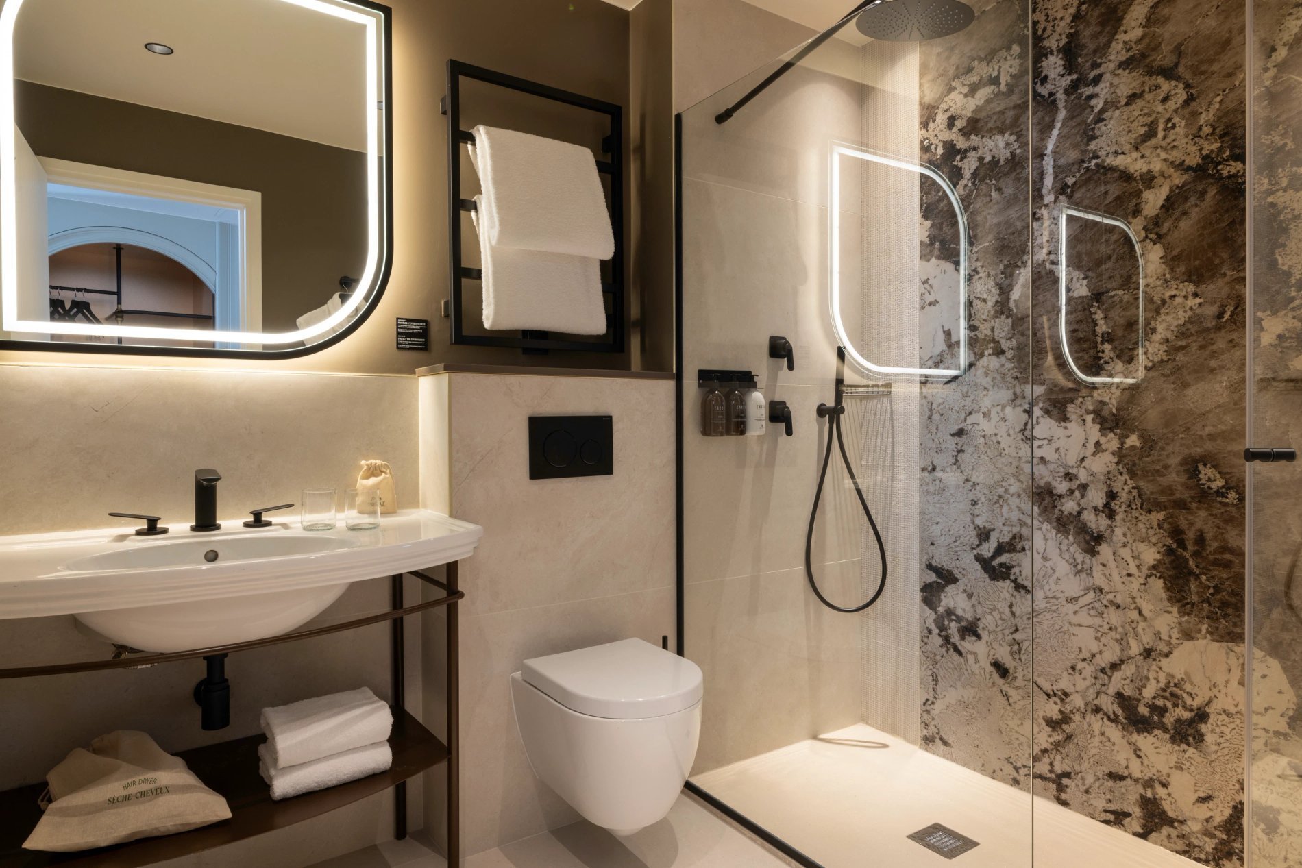 Hotel L'Ormaie Deluxe Room triple Bathroom