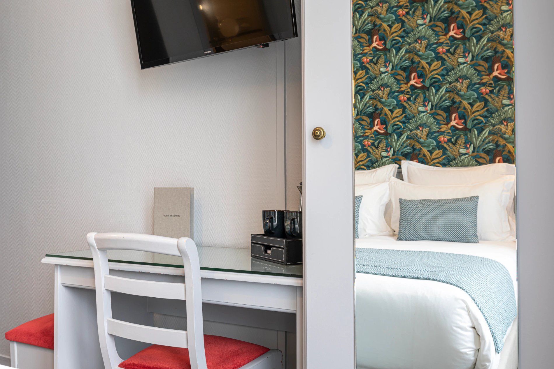 Spendid Hotel Room
