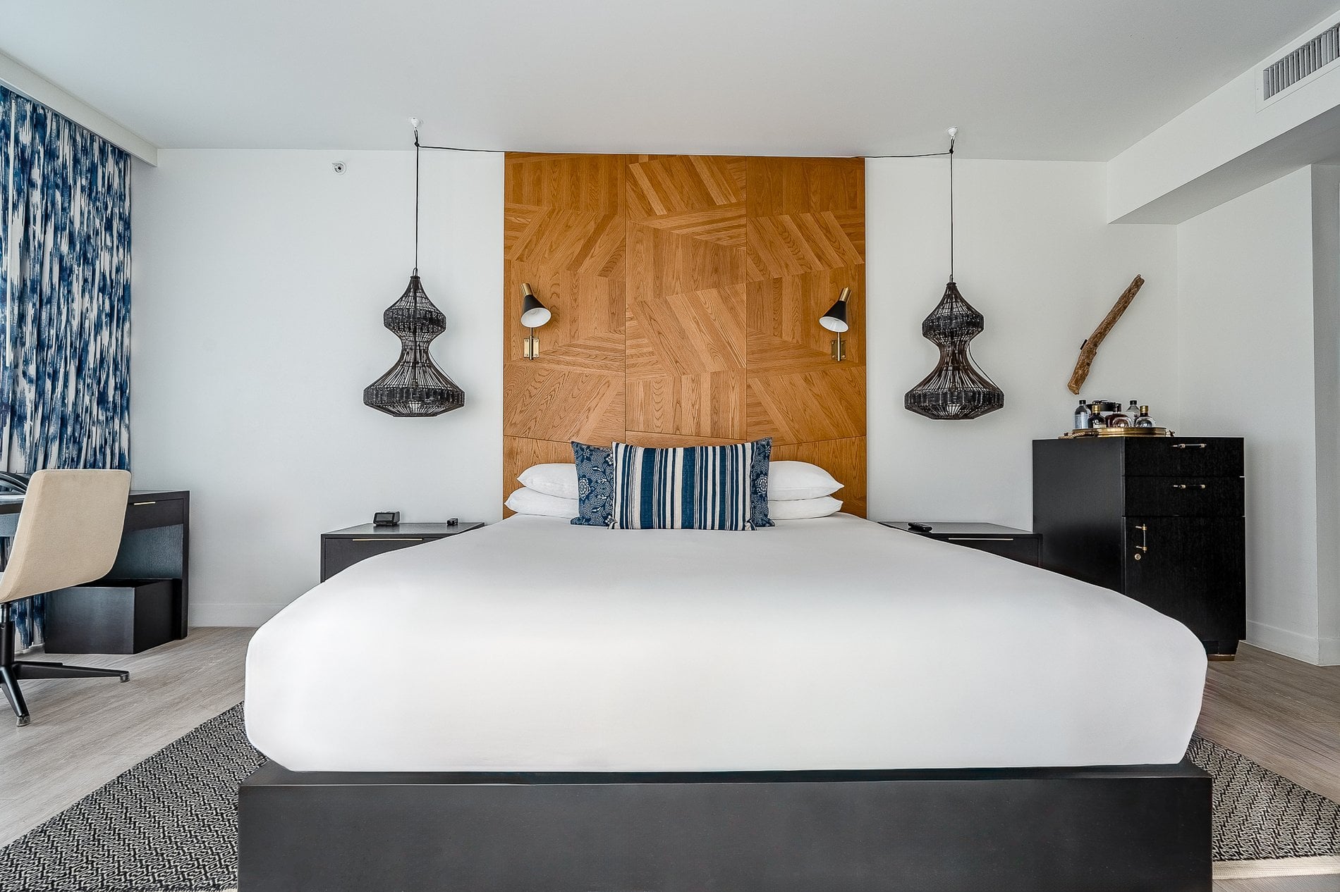 Hotel Suites Miami Beach - Prestige Corner Room - Angler's Hotel