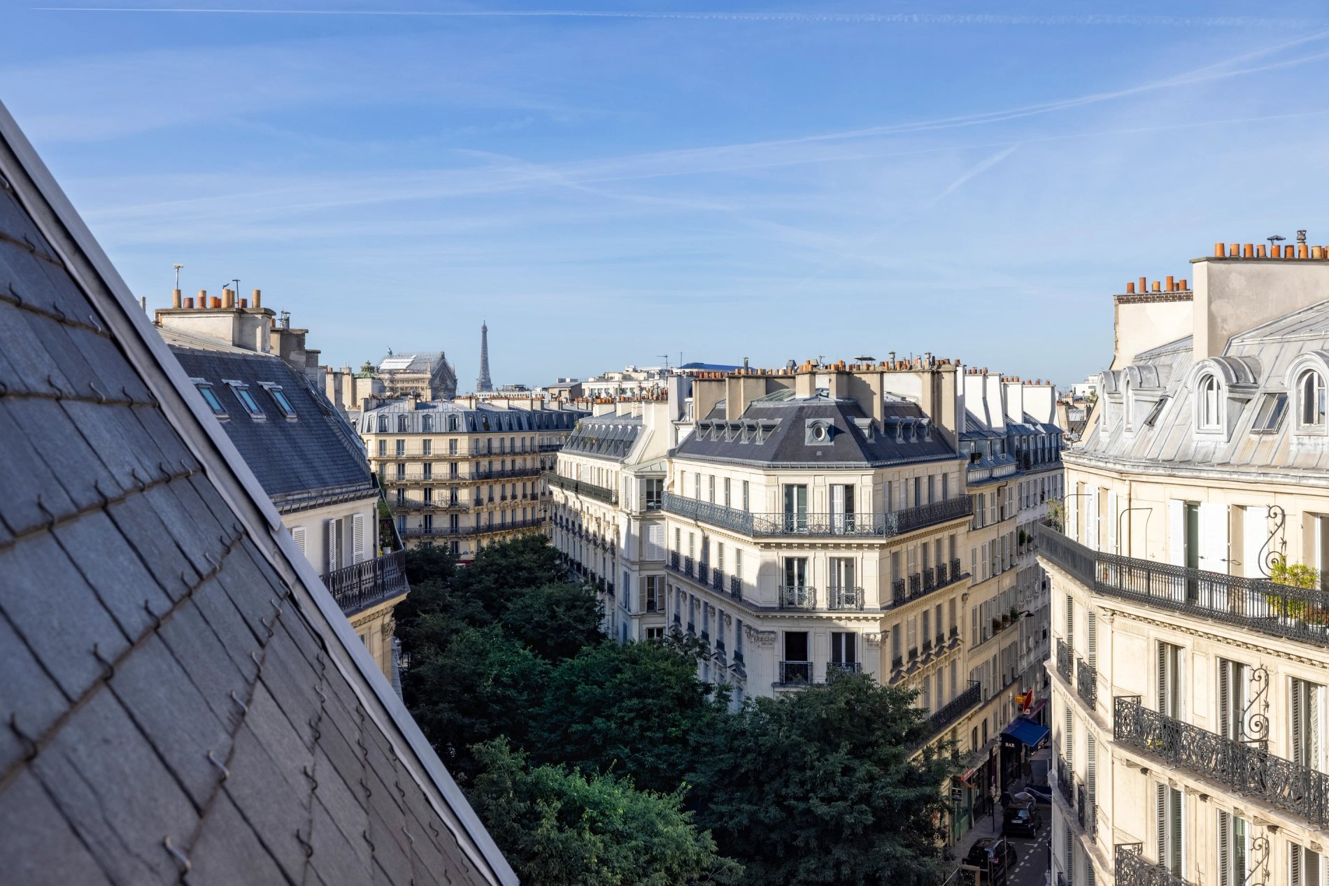 Hôtel Beige vue rue