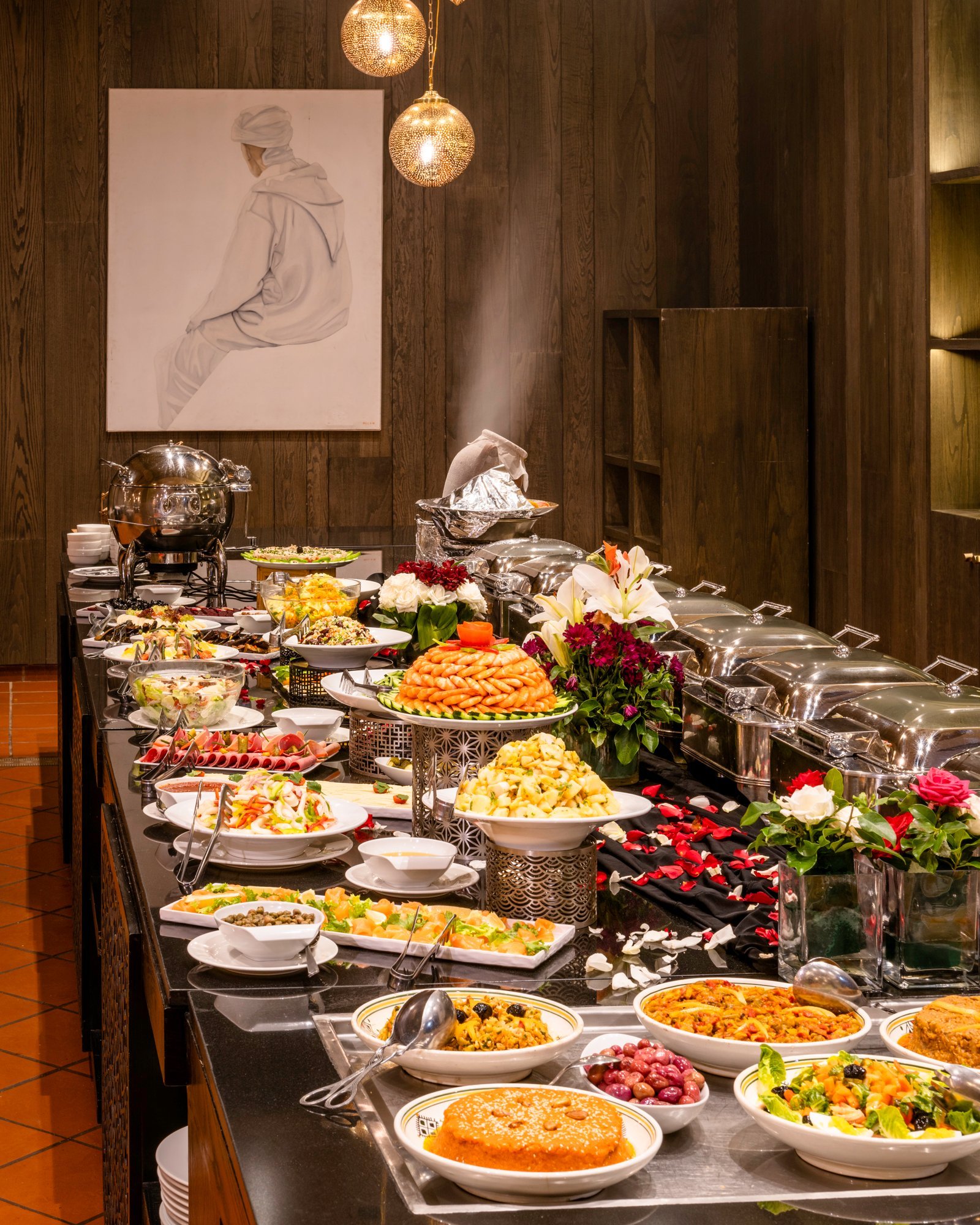 Buffet généreux et décor raffiné au restaurant L’Oasis du Berbère Palace à Ouarzazate