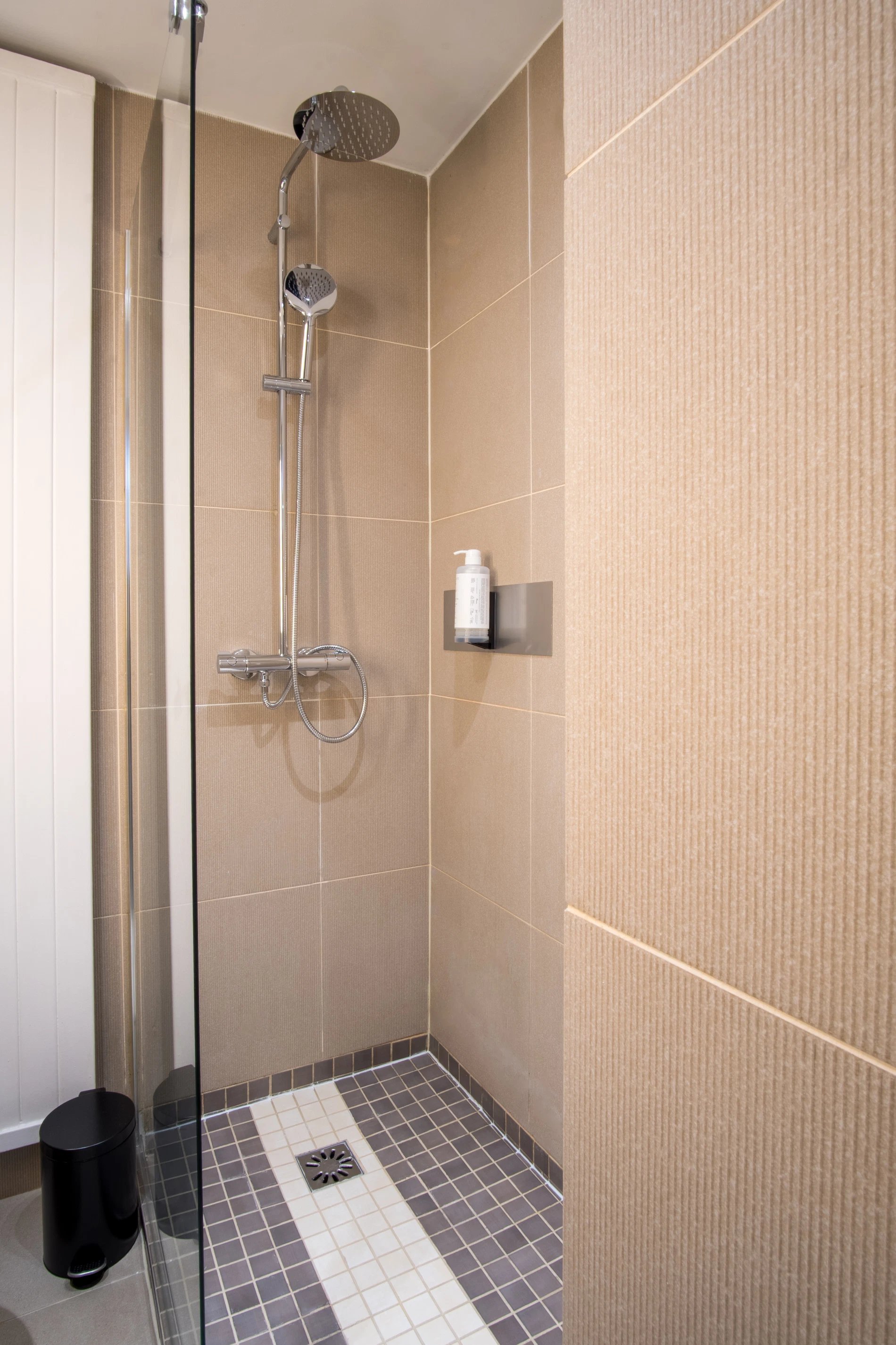 HOTEL FROCHOT MONTMARTRE, 