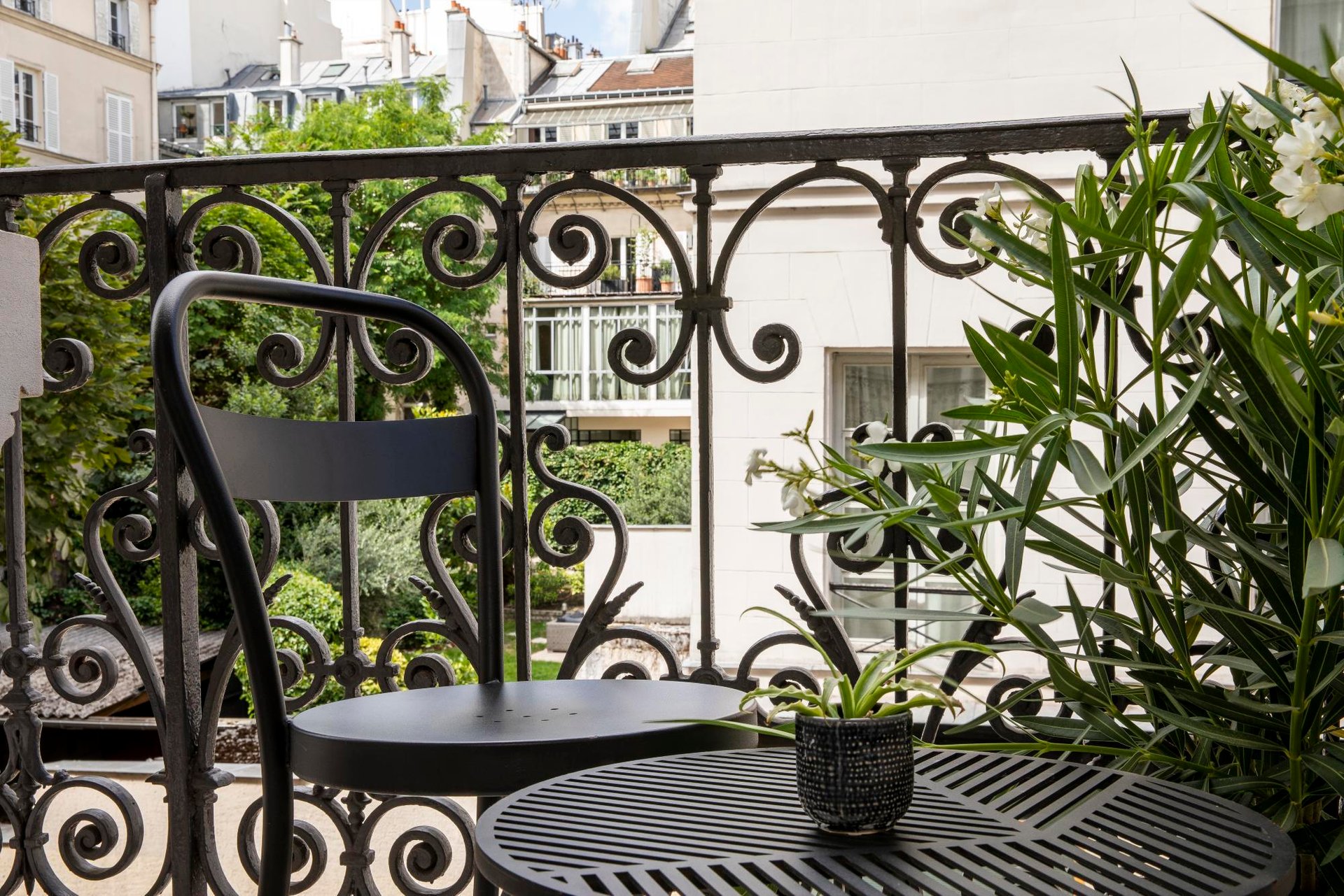 Hotel les Matins de Paris Connecting Rooms Balcony