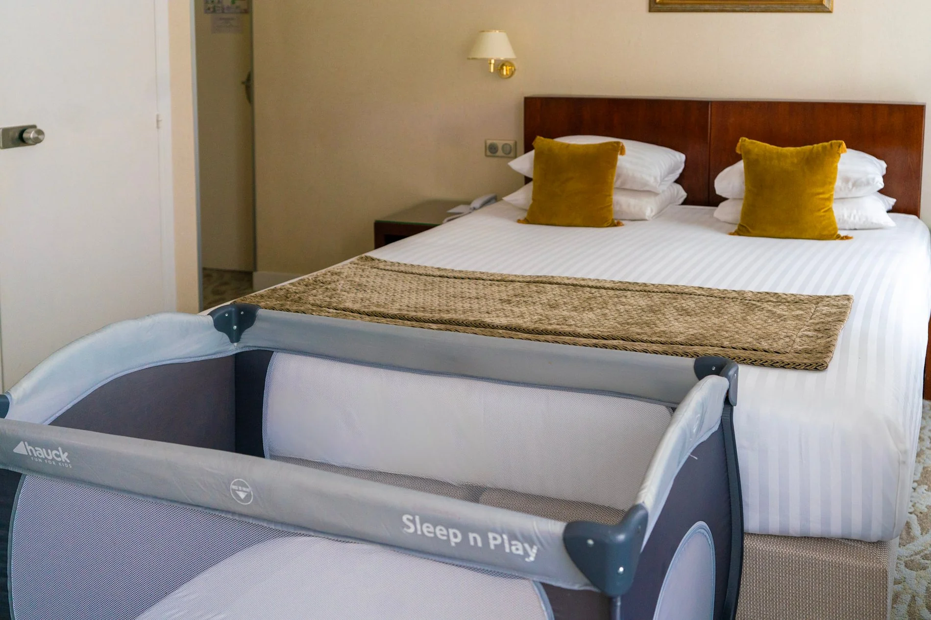 a6ba5d50-f2d6-49f6-af40-2f241293b0a5