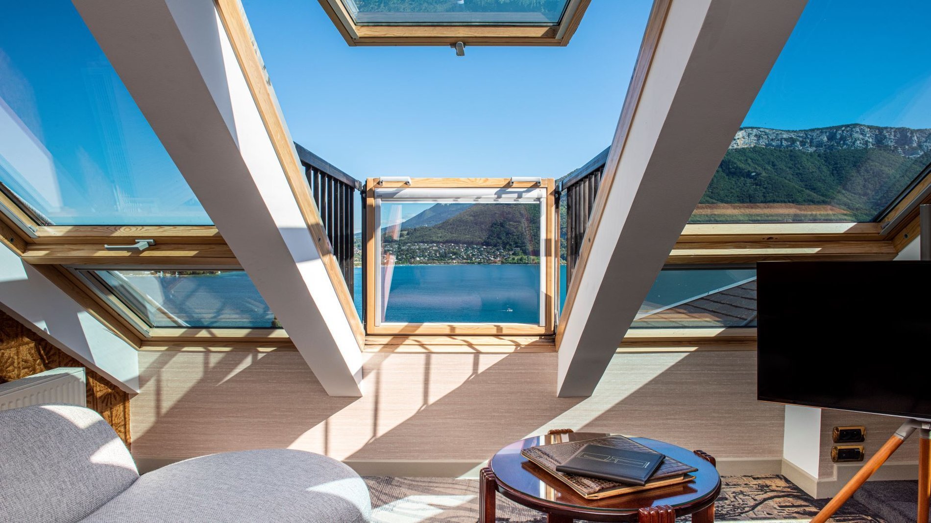 Les Trésoms Lake & Spa Resort | Deluxe room