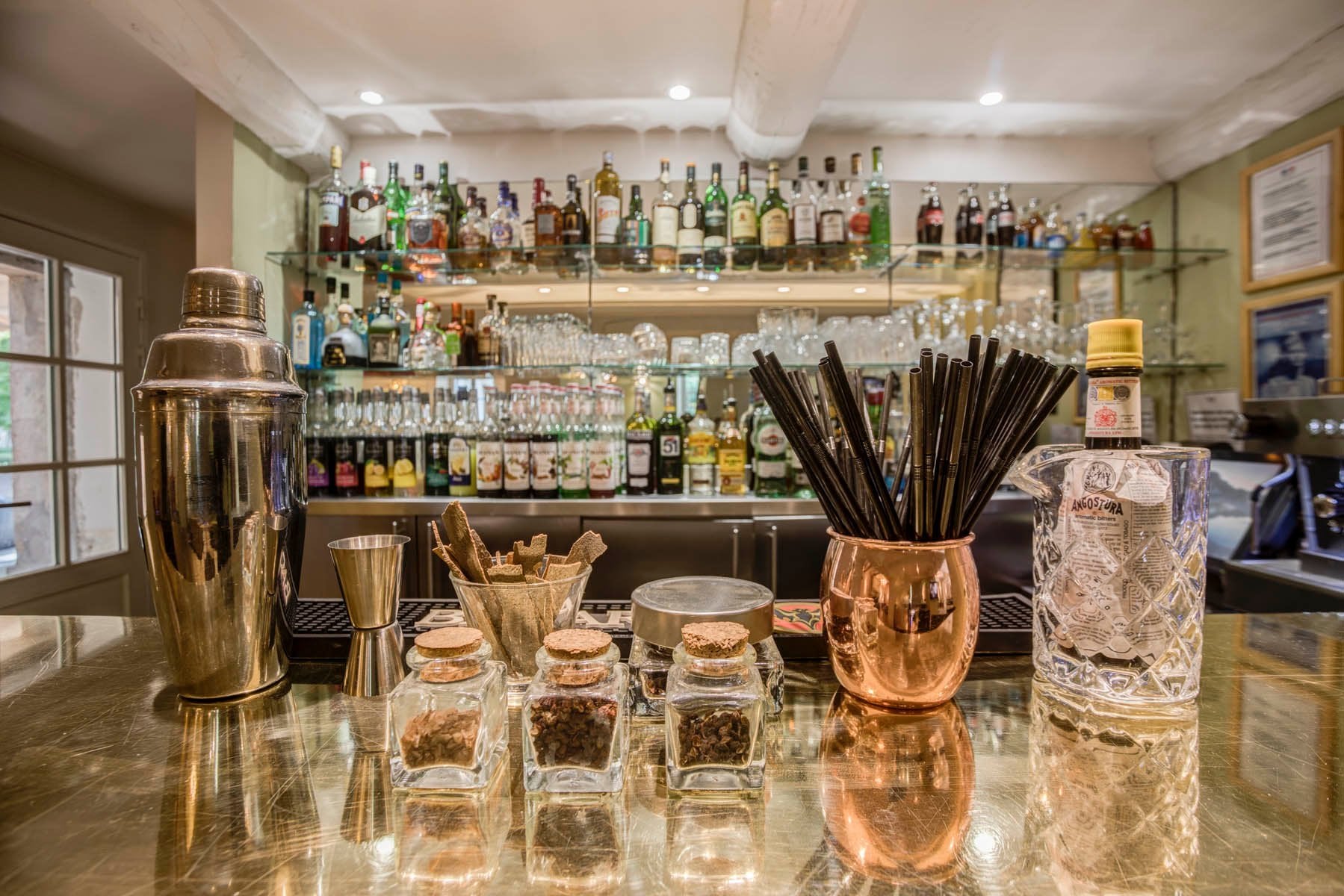 Le bar du Moulin de Vernègues