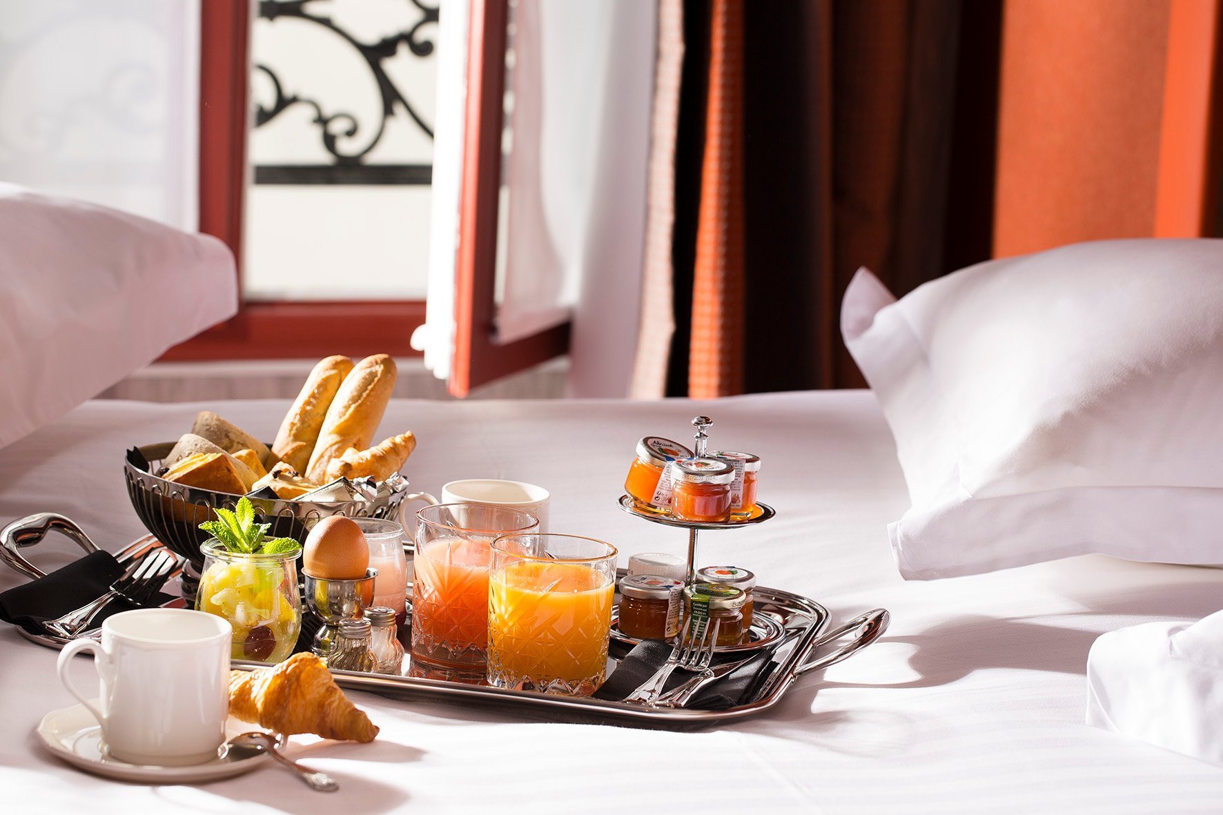 Hotel Whistler Breakfast Room