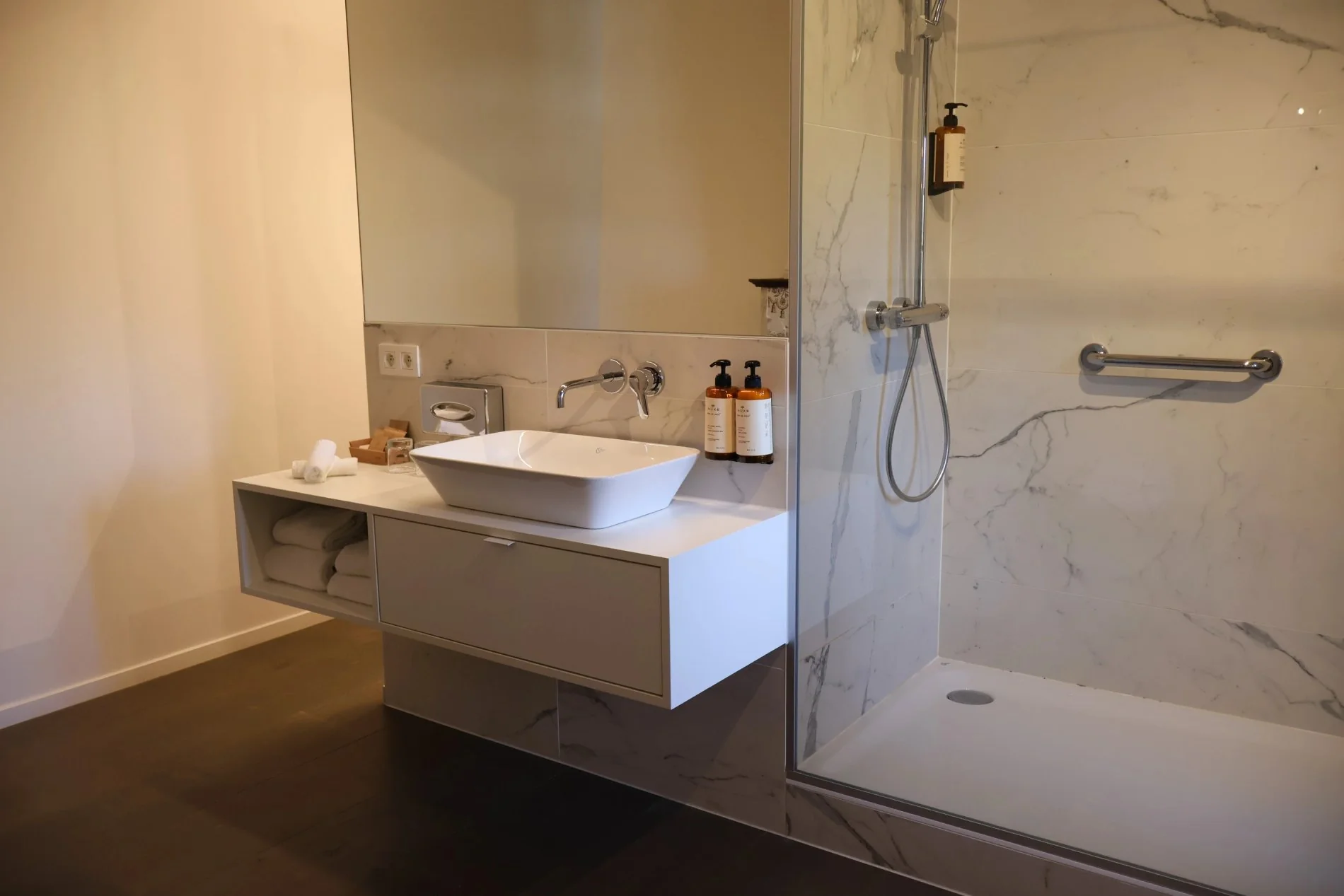 a77fb913-11bf-416f-996a-d843c8407c3d