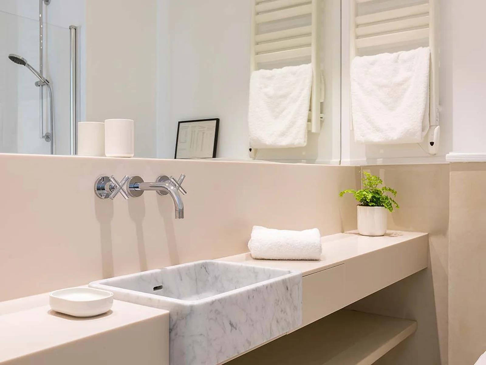 Hôtel Friedland Champs Elysées Chambre Standard Salle de Bain