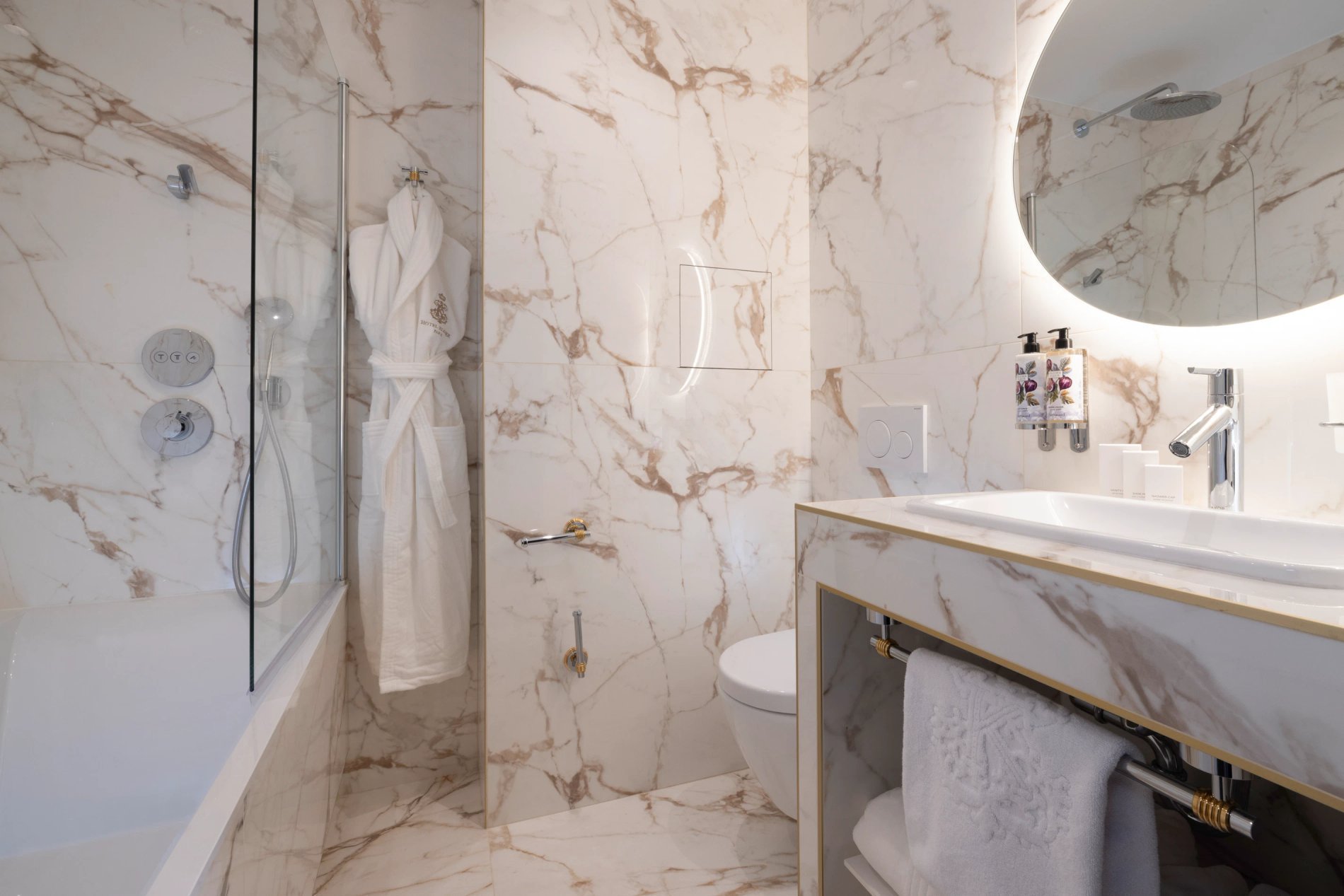 a8170853-e6e0-4cc6-8d33-62e13ad2ce9a