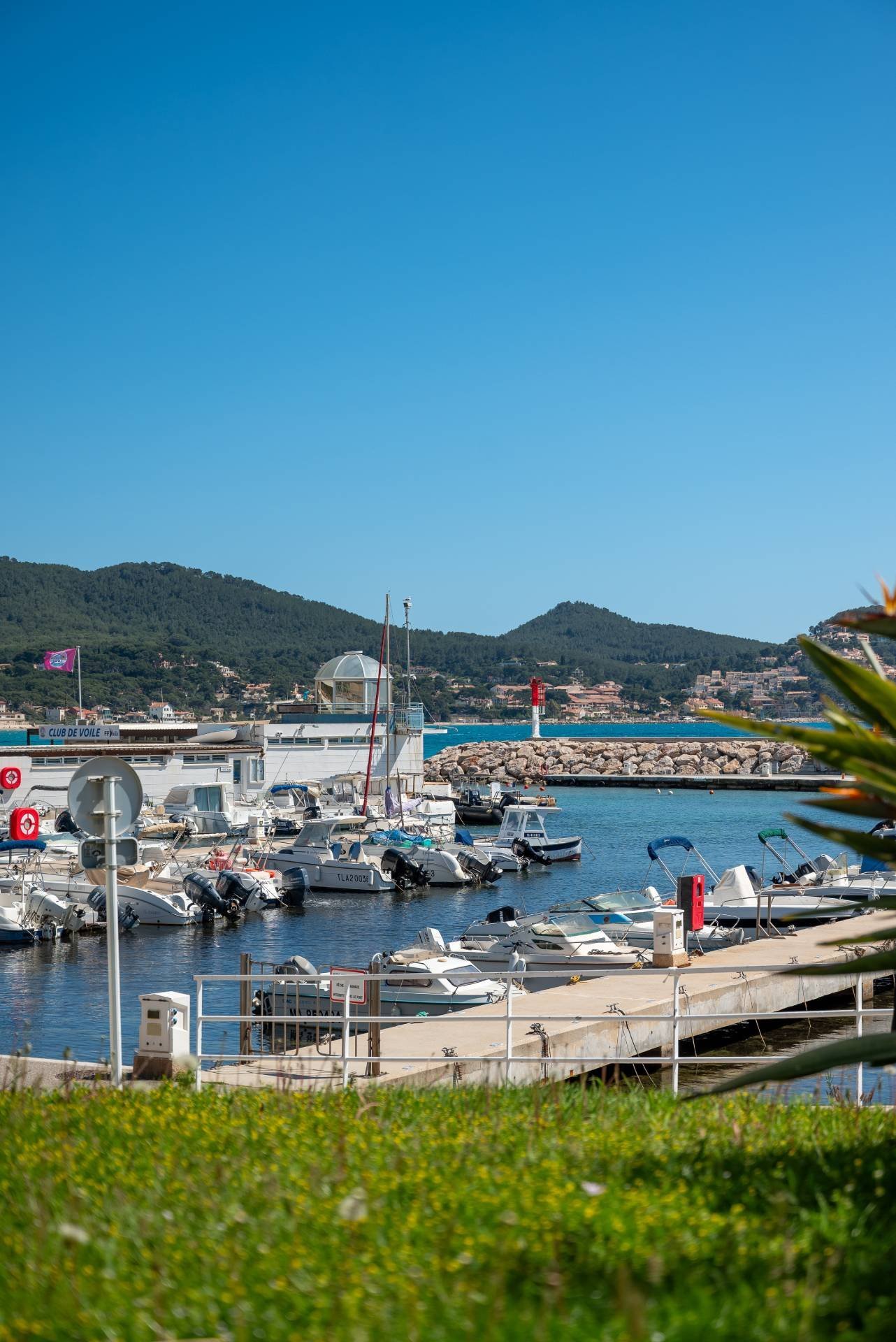 Saint-Cyr-sur-Mer, vue sur le port