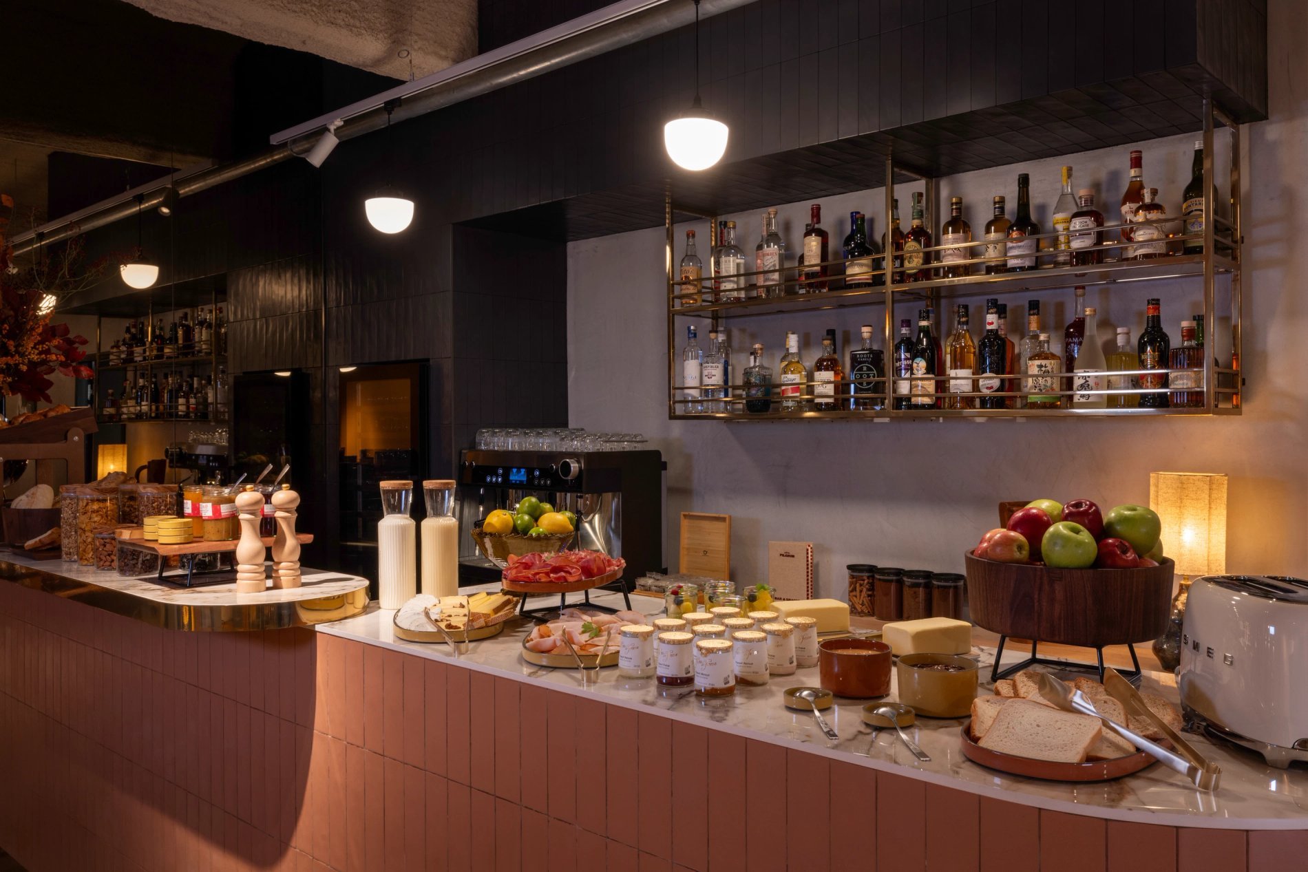 Hotel Pilgrim Lounge Buffet Breakfast