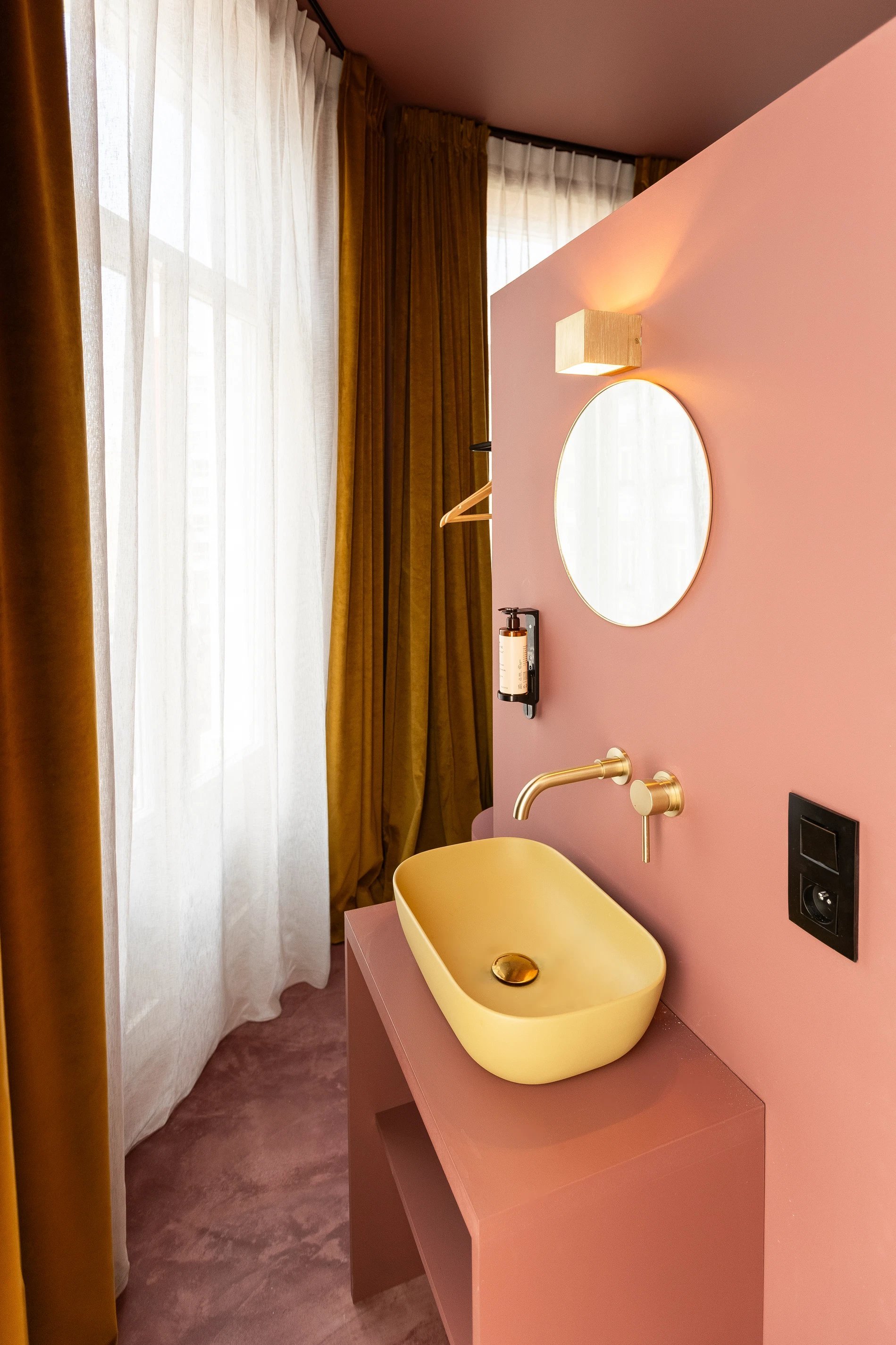 a912fd60-b891-4a57-b085-e8a54c502e3a