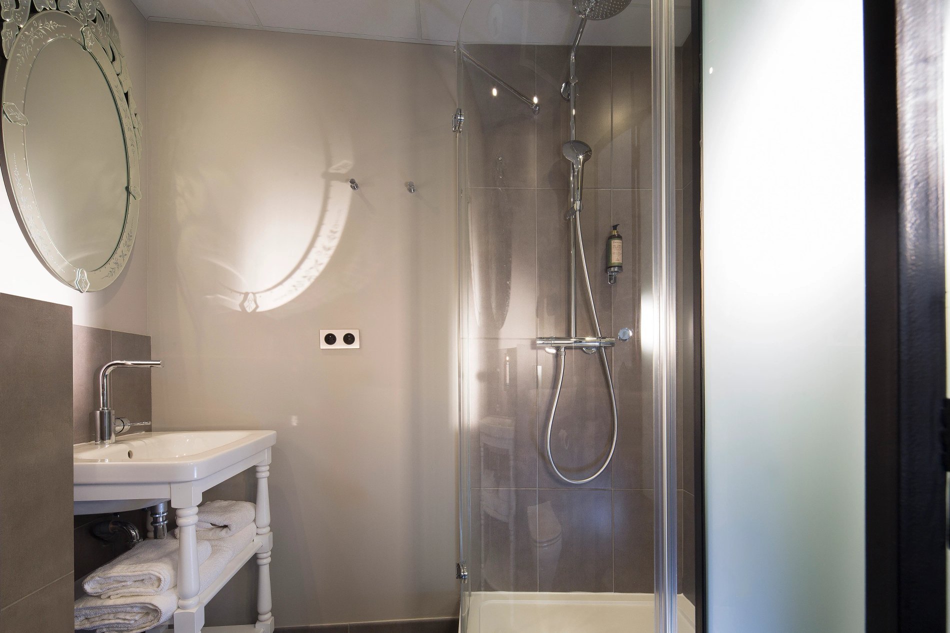 a98a4398-8950-4c6c-bf40-adfd35adefd4