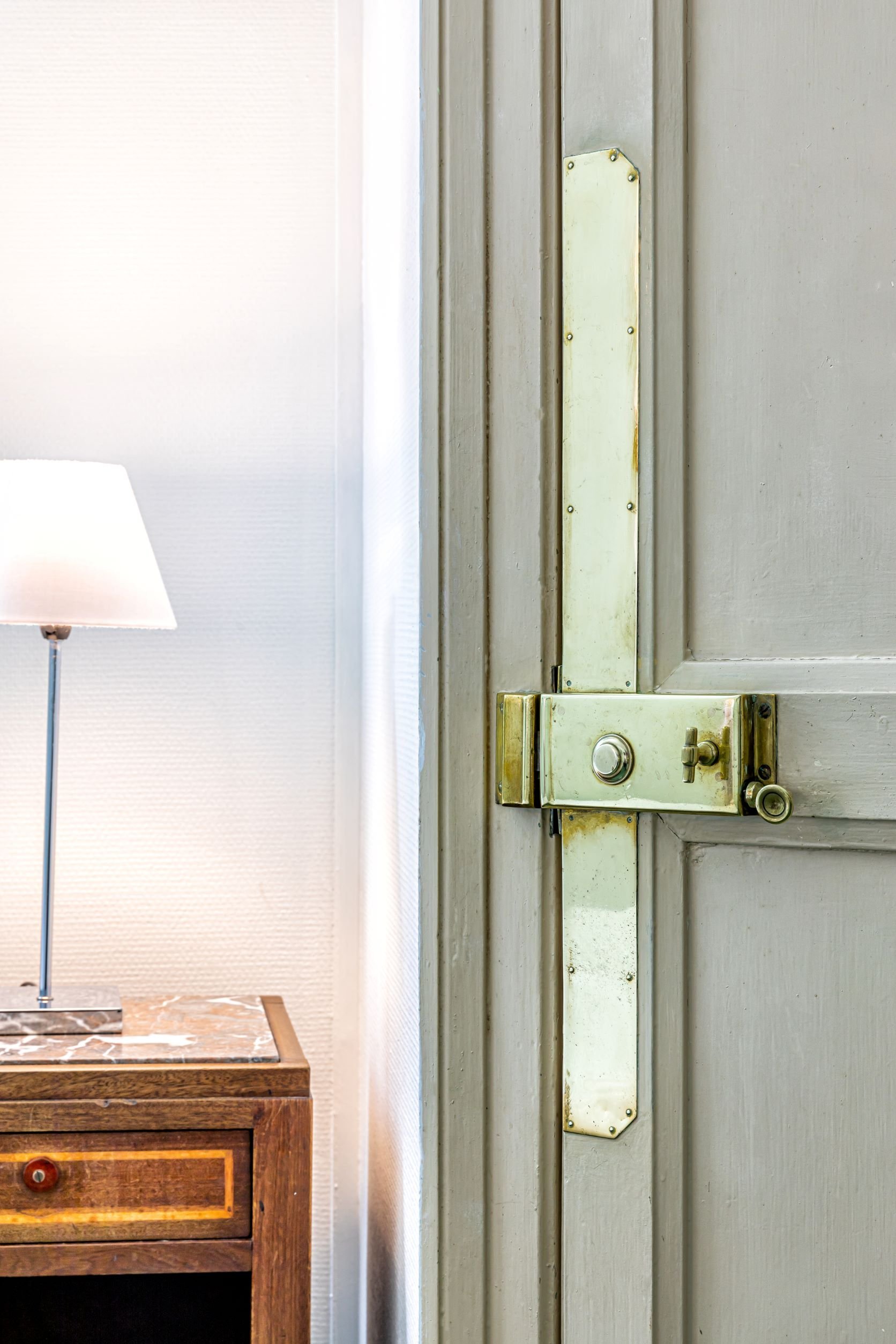 aad51b5d-001e-4a16-af8f-57b9d6fa49fd