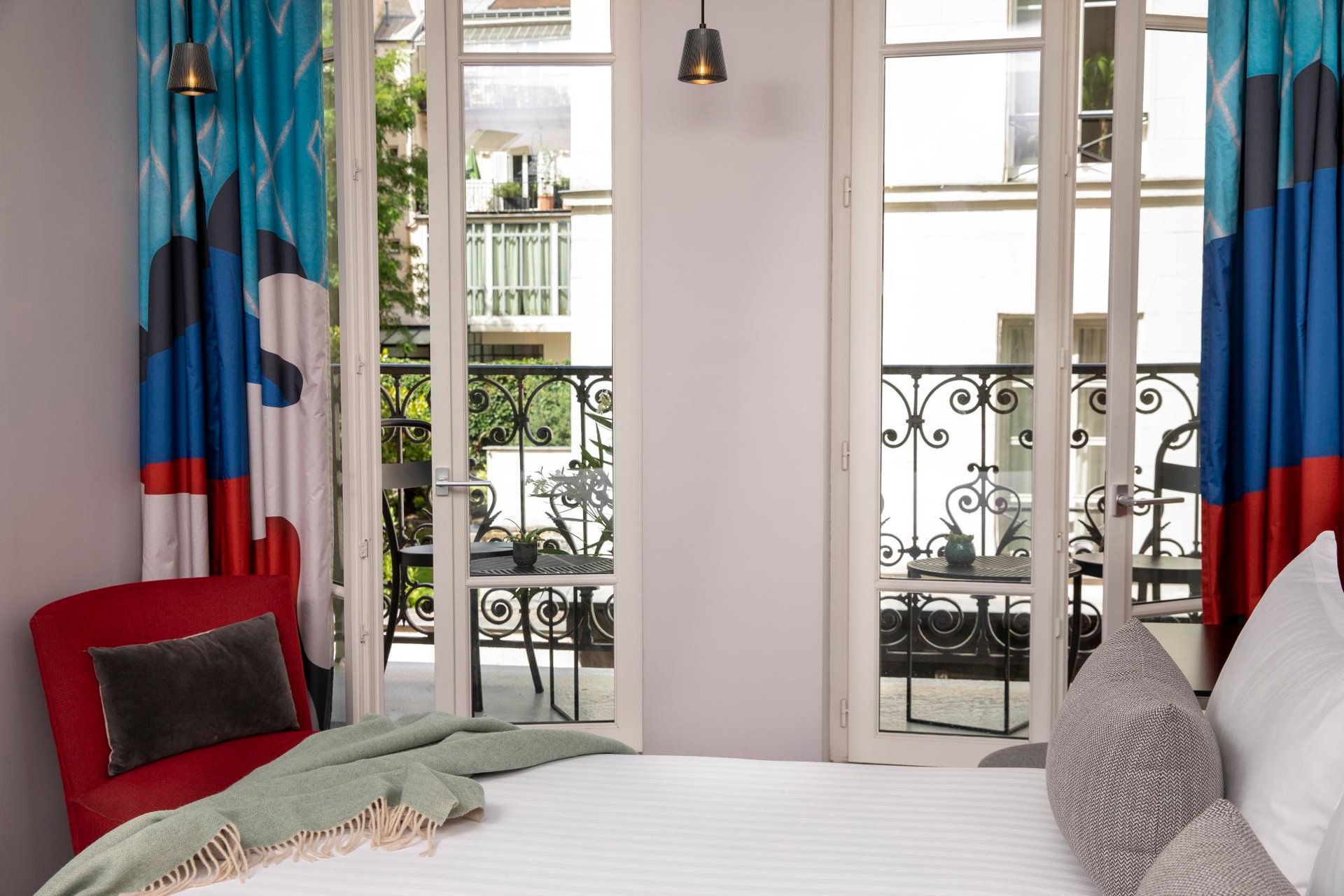 Hotel les Matins de Paris Connecting Rooms Balcony