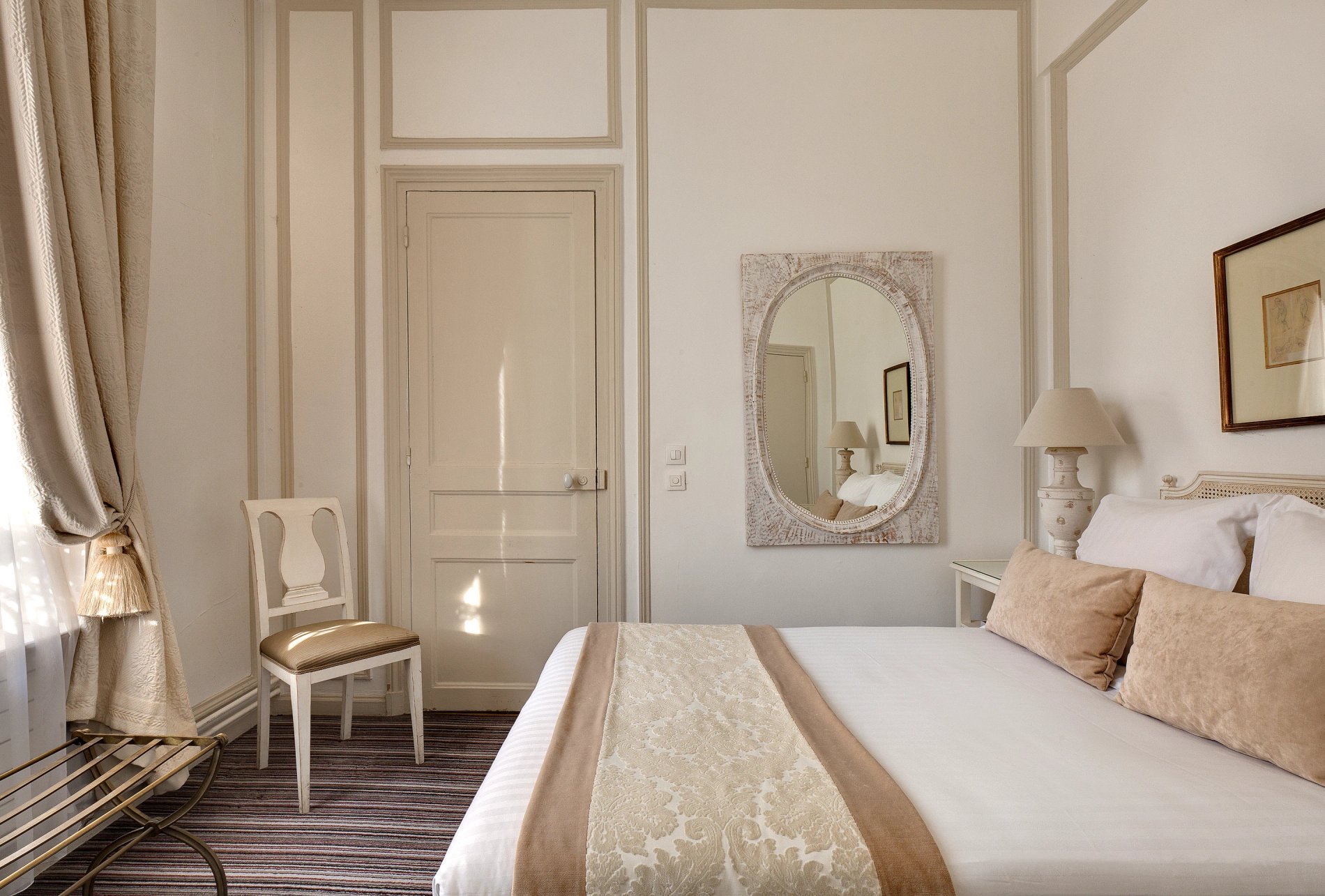 Pavillon Henri IV | Lit de la chambre classique