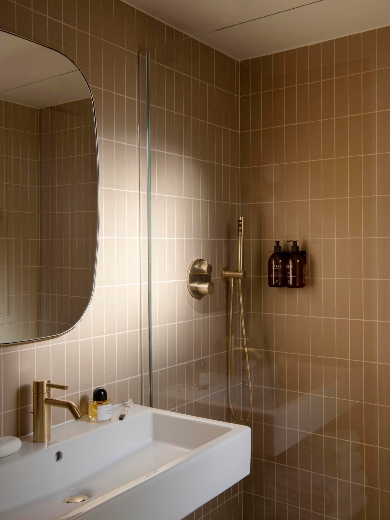 Nuage Paris 8 | Superior bathroom and shower room