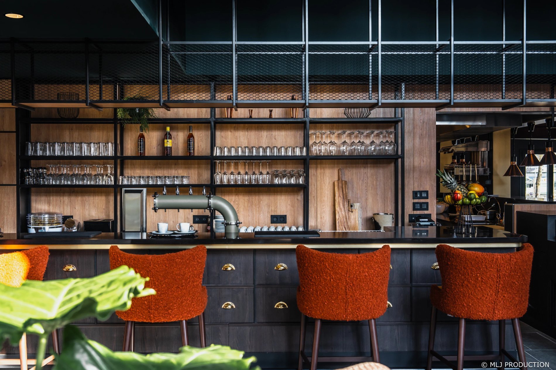 ad94898f-4e86-4852-8b75-60f5b69dd5f4