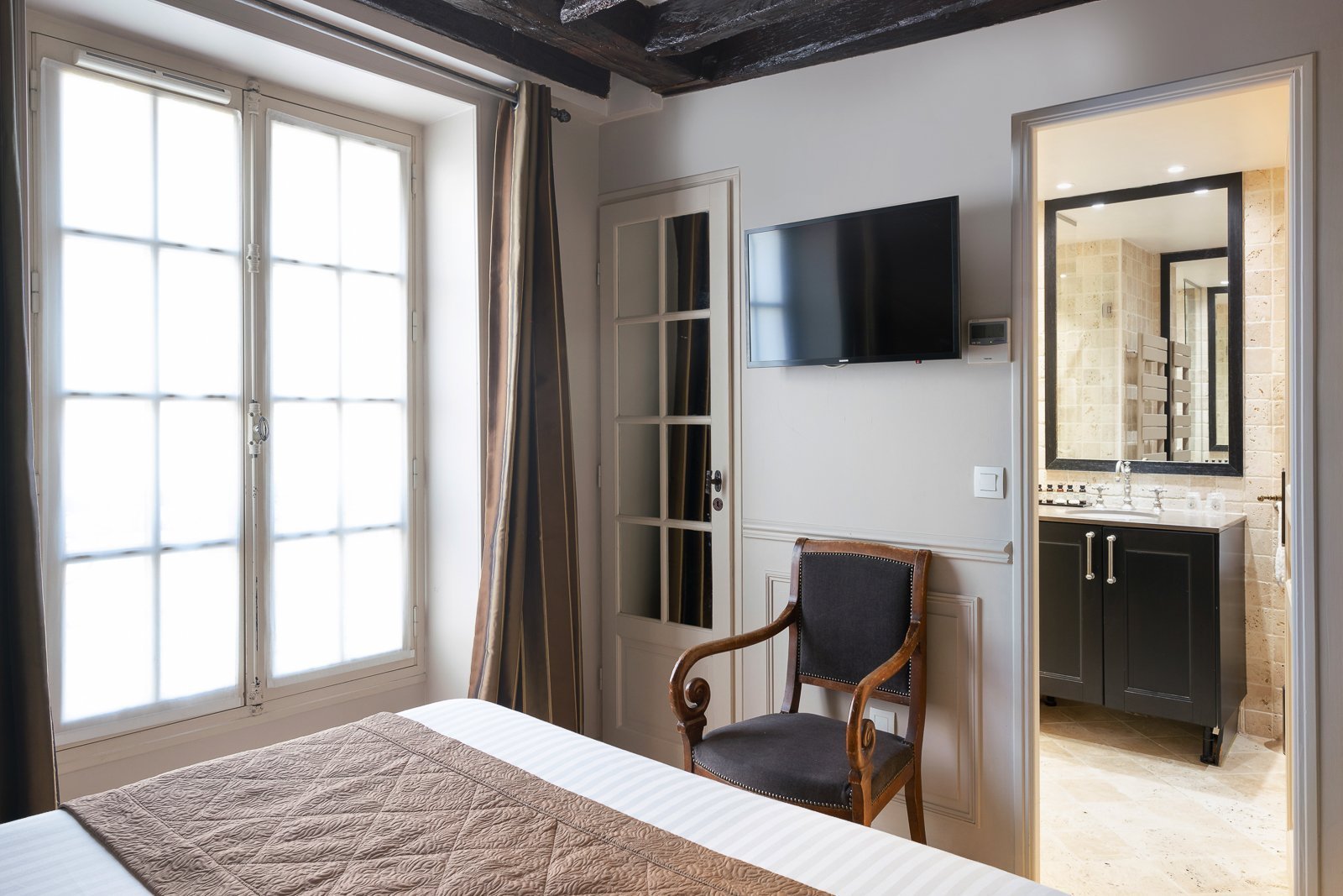 Superior room - Hôtel Saint-Louis Marais - Boutique Hotel Paris Marais