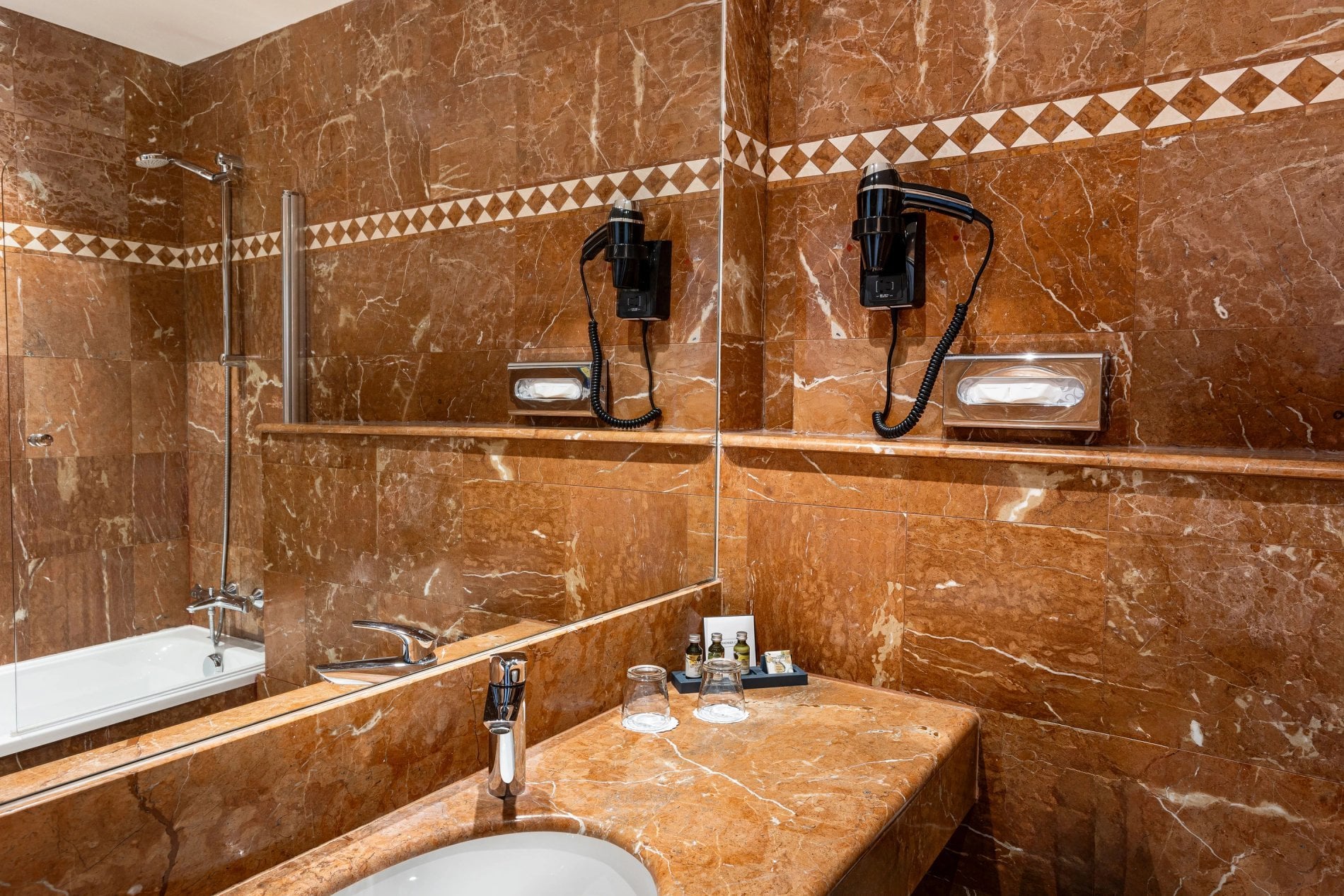 addcba8a-2c6c-487c-9dfe-601f7a7ece7a