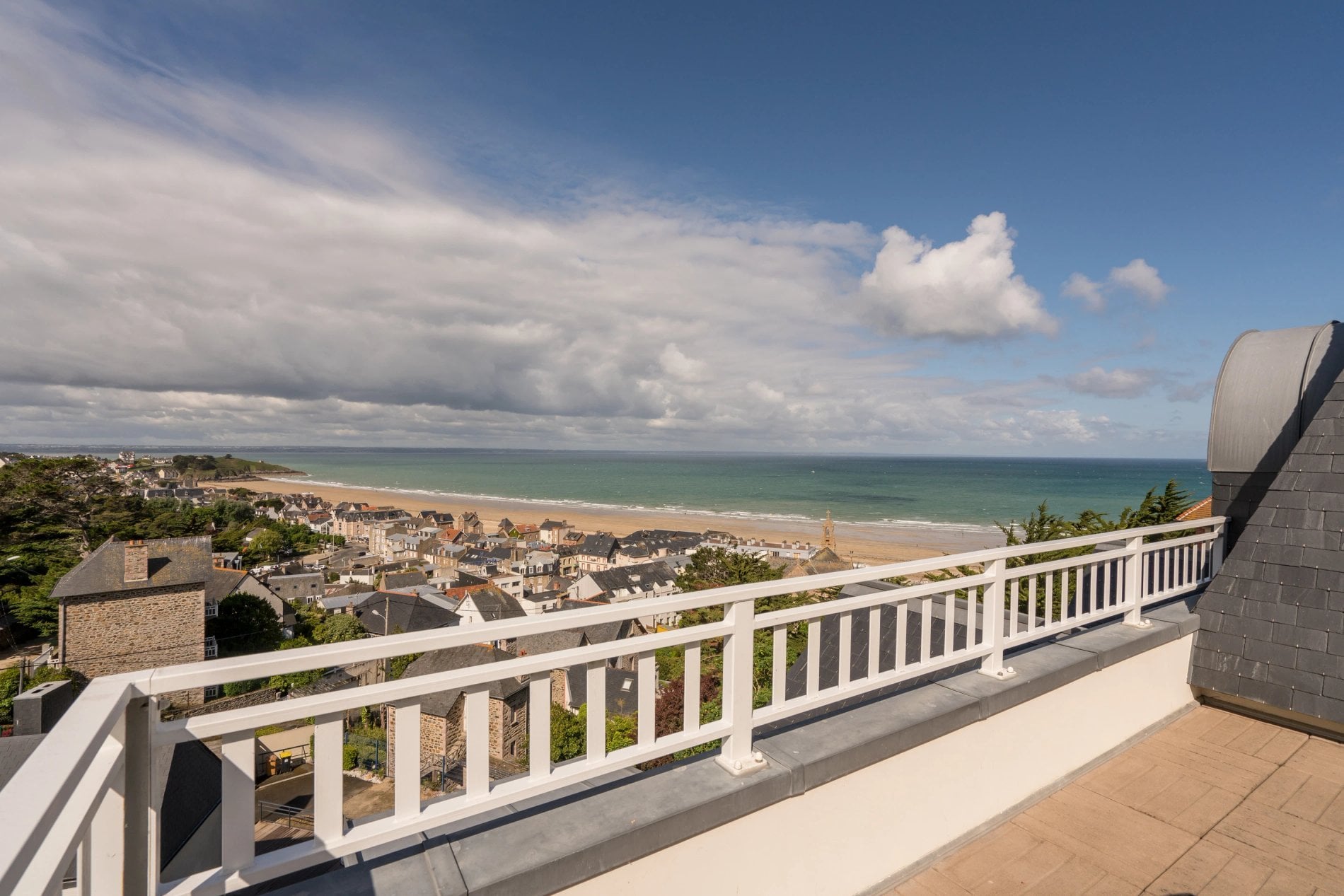 SPA Marin Val André | Villa with sea view