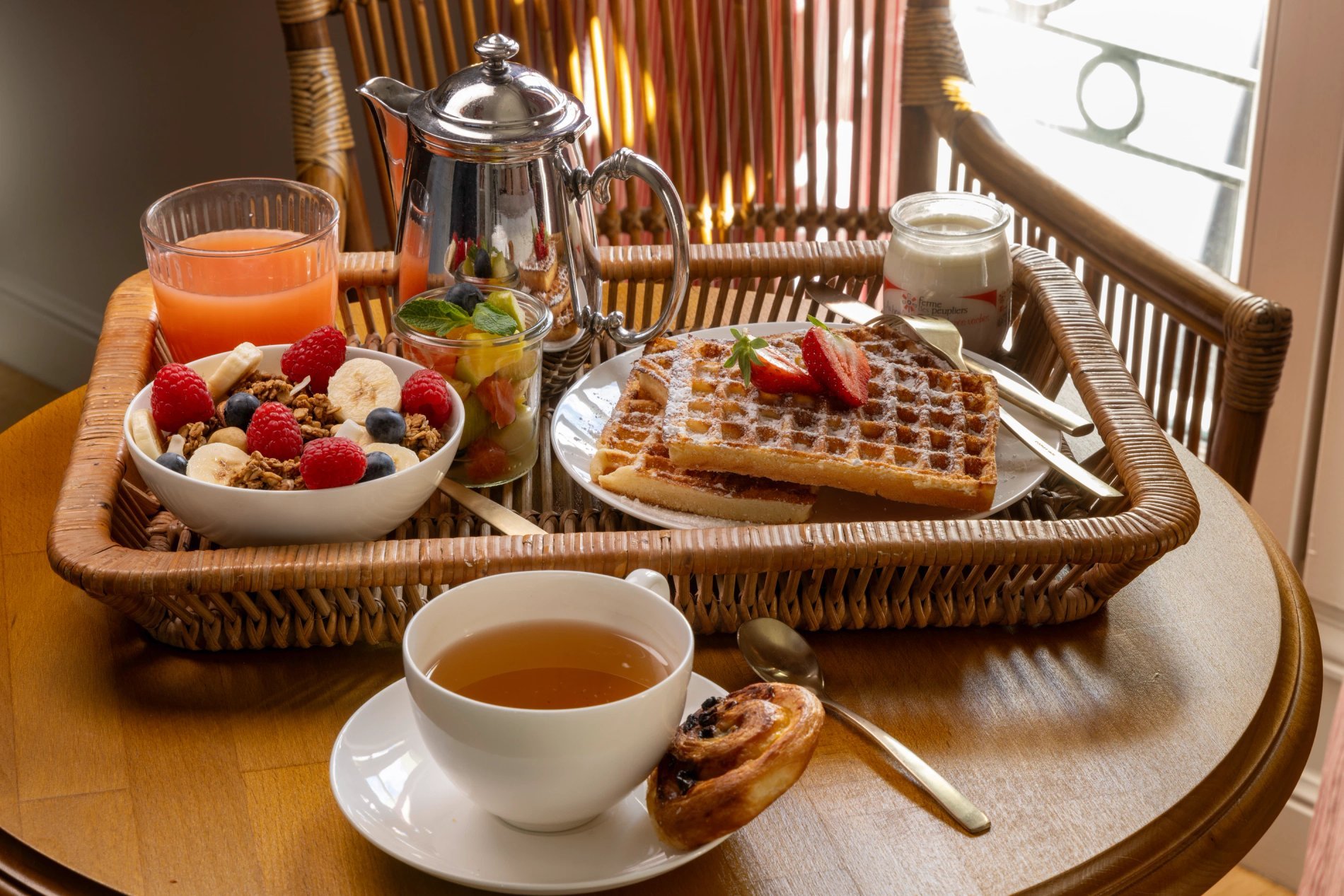 Hôtel Le Lavoisier petit-déjeuner chambre