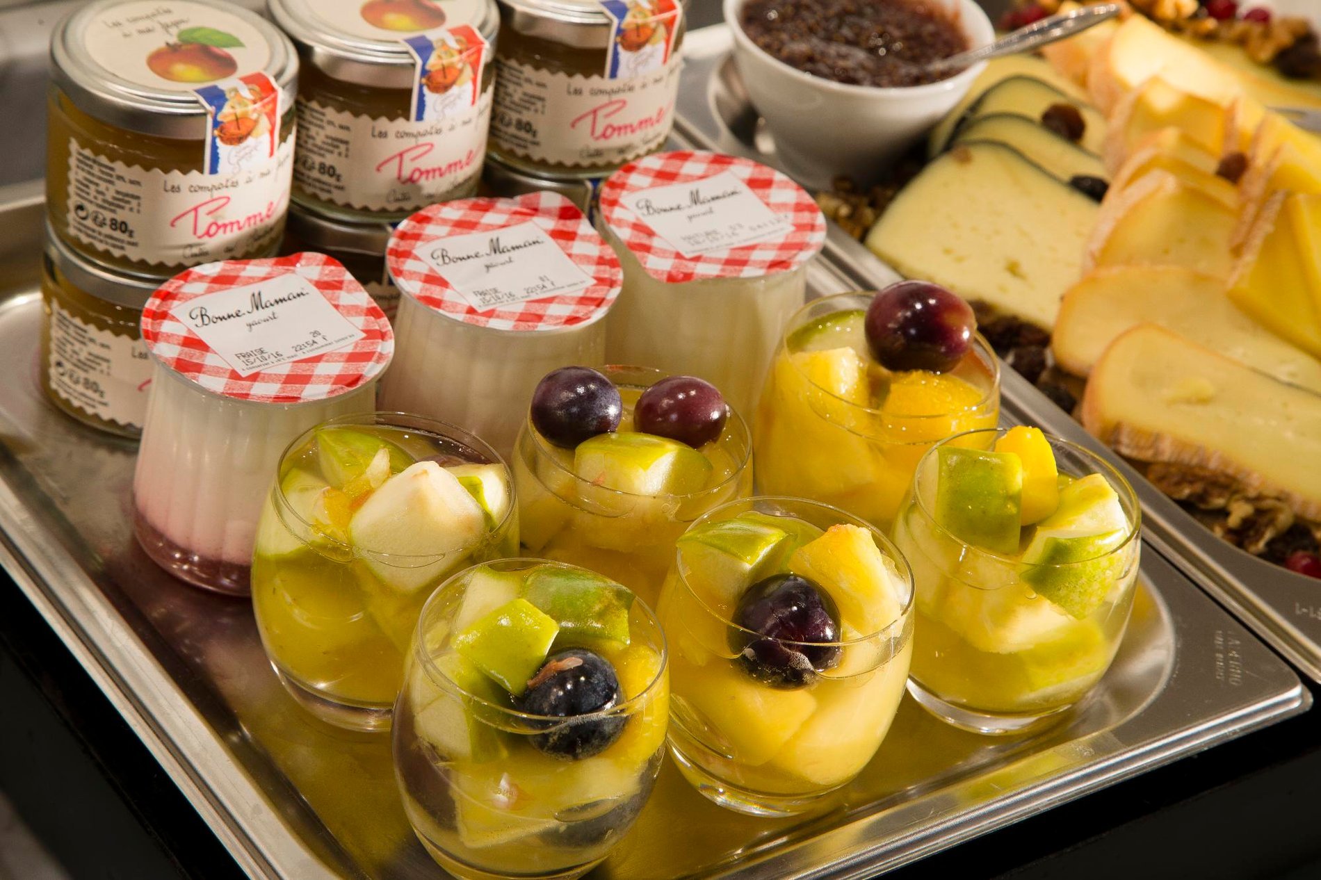 Hotel Les Matins de Paris Breakfast Lounge Buffet