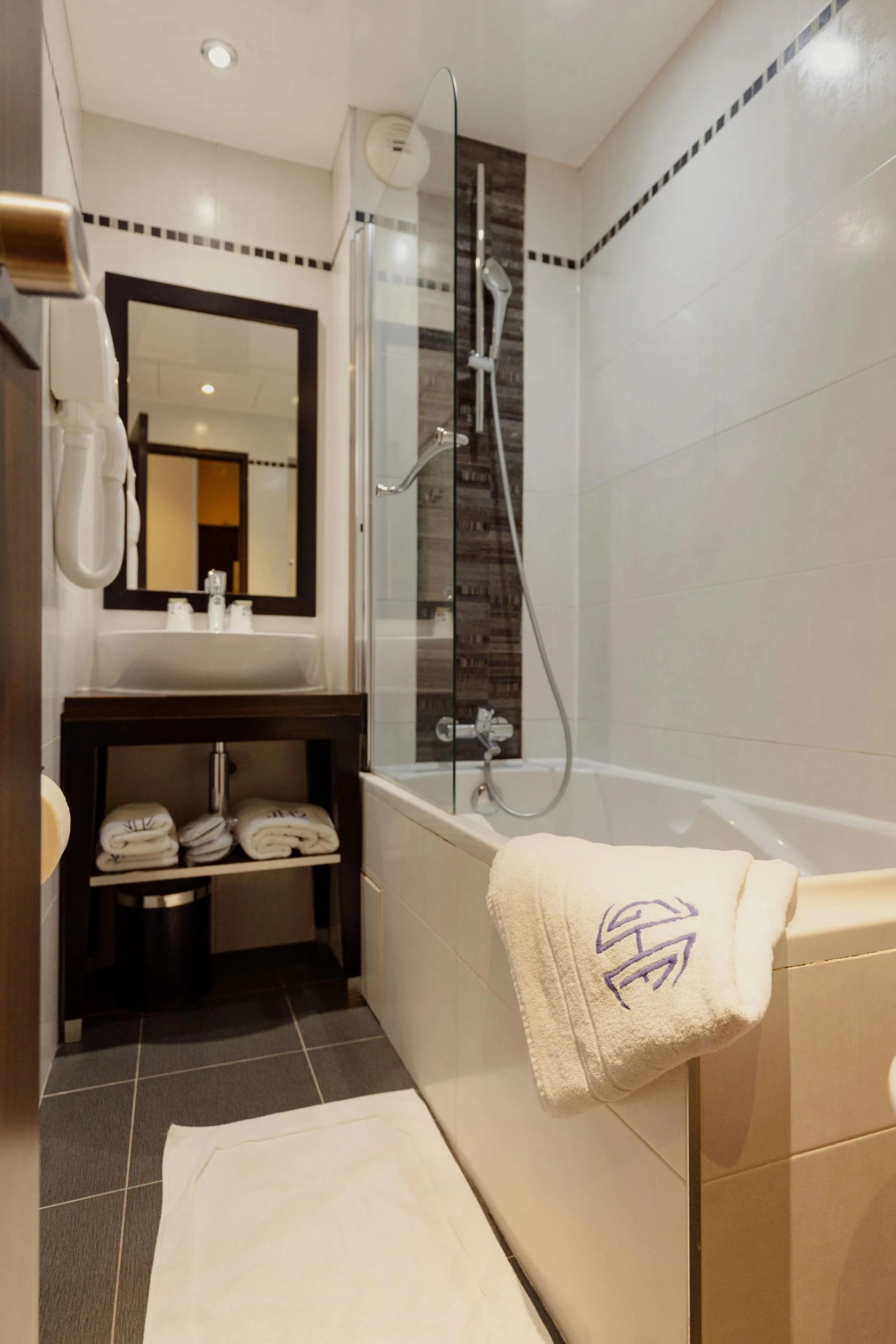 aef2f49a-0001-488e-a2a6-f69e80125323