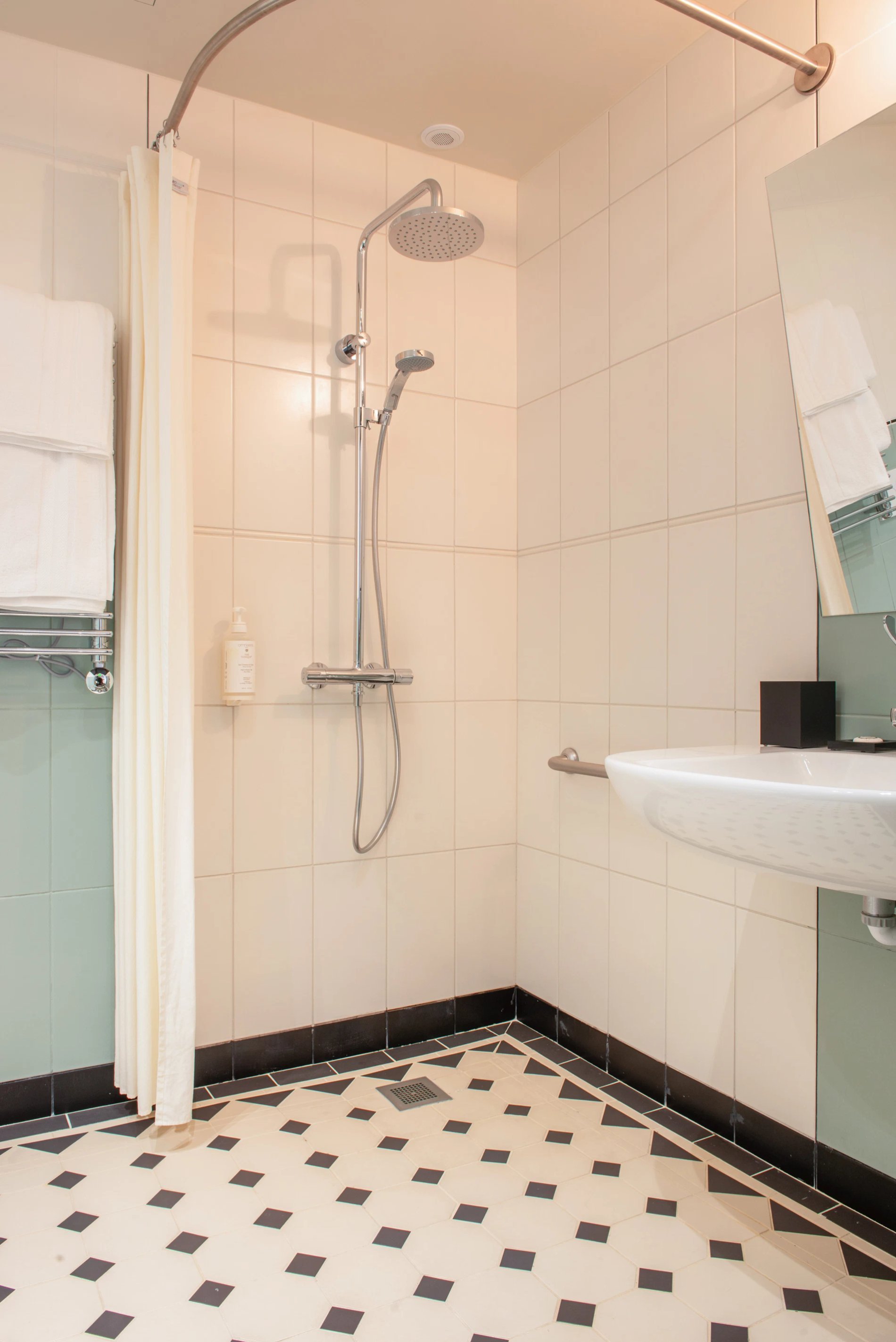 Chambre Twin Supérieure - Hôtel Terminus Lyon