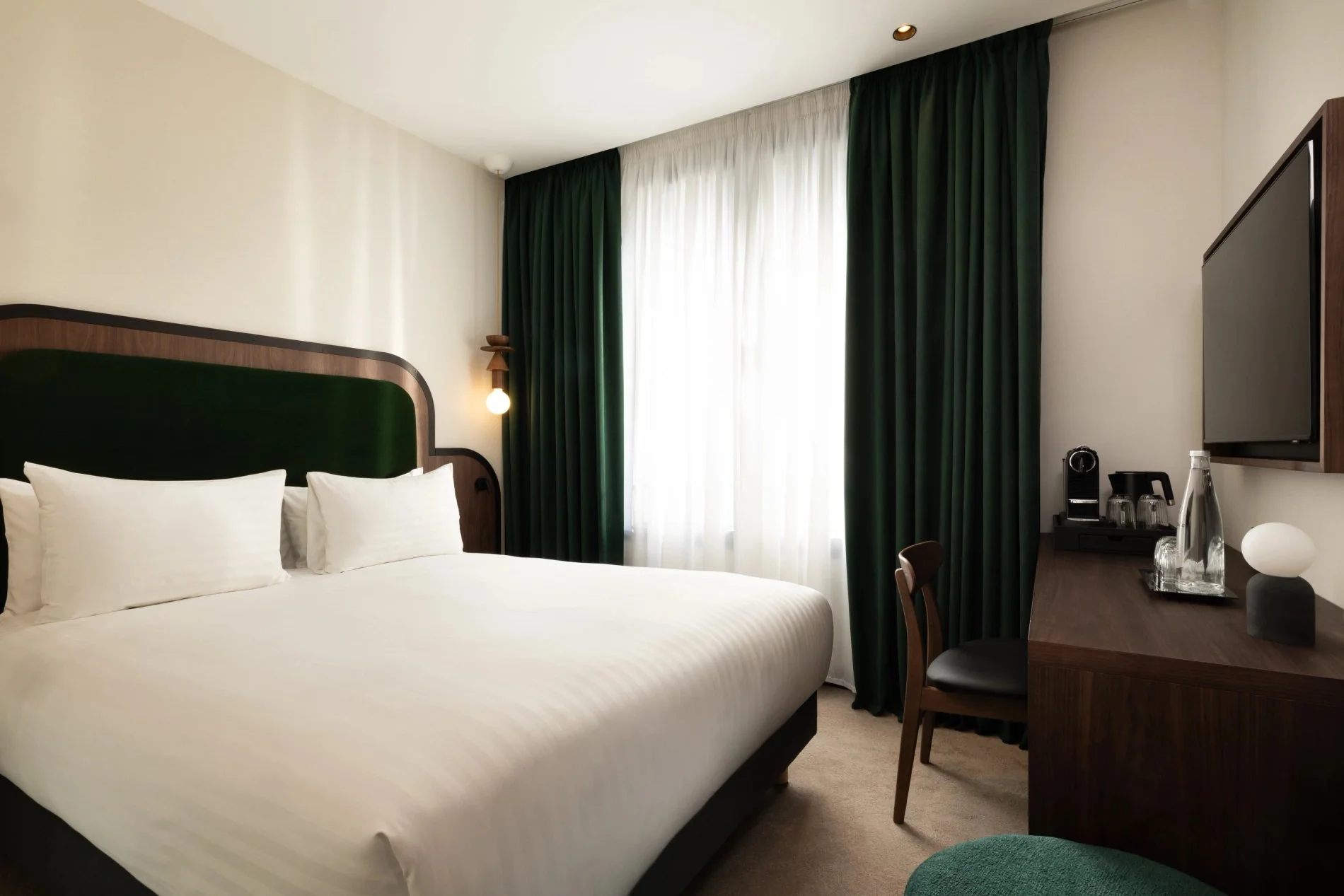 b124658d-304b-4a5d-bbd6-77b4012c4095