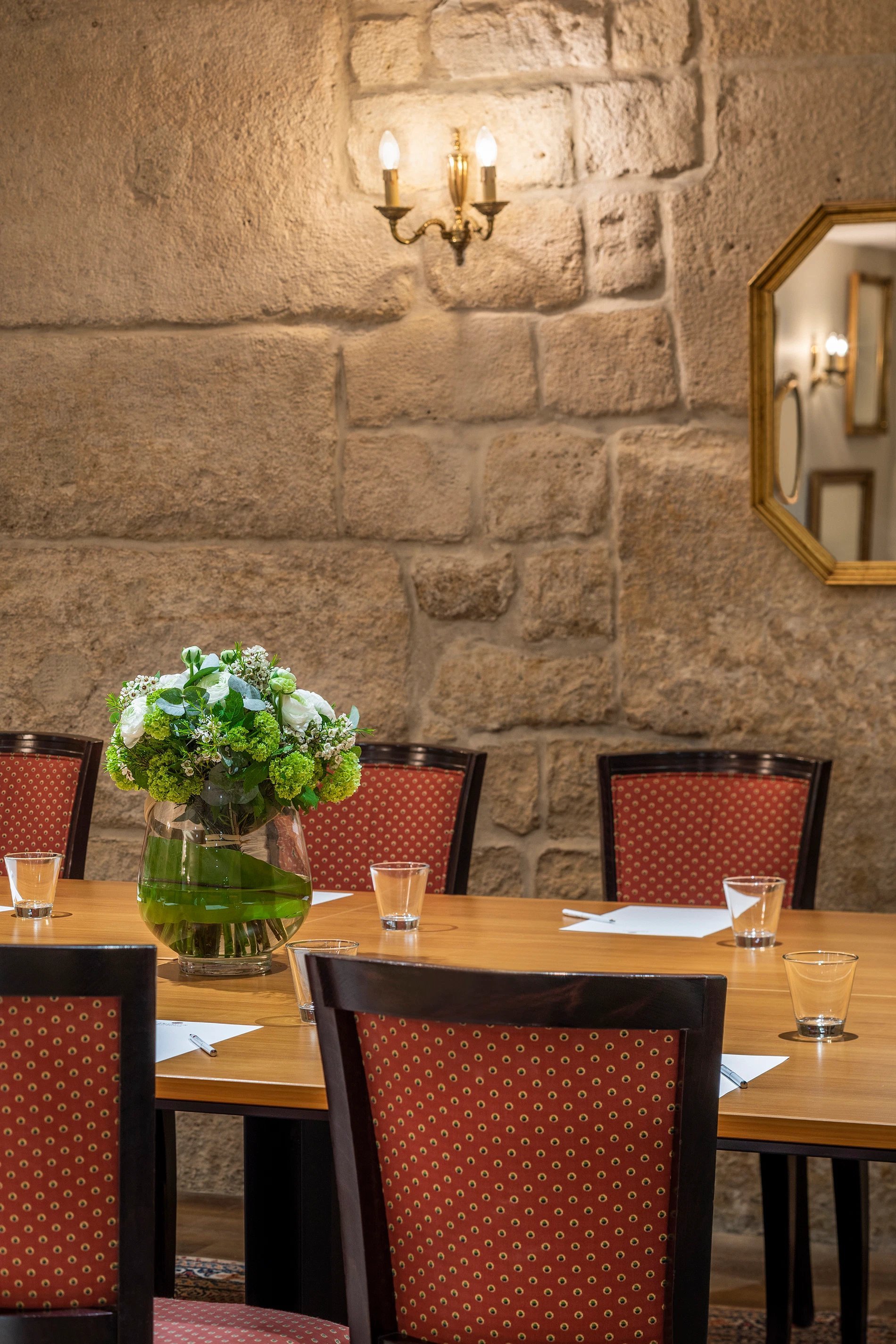 b1929b10-a74c-4dab-919a-44053bb8928b