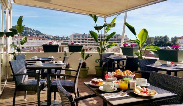 Hôtel Cannes Centre Univers, 