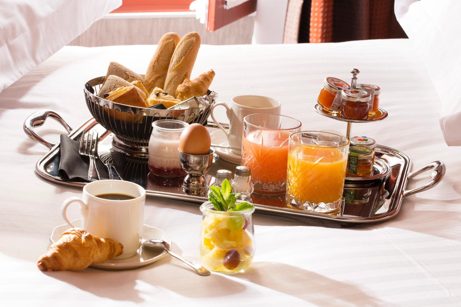 Hotel Whistler Breakfast Room