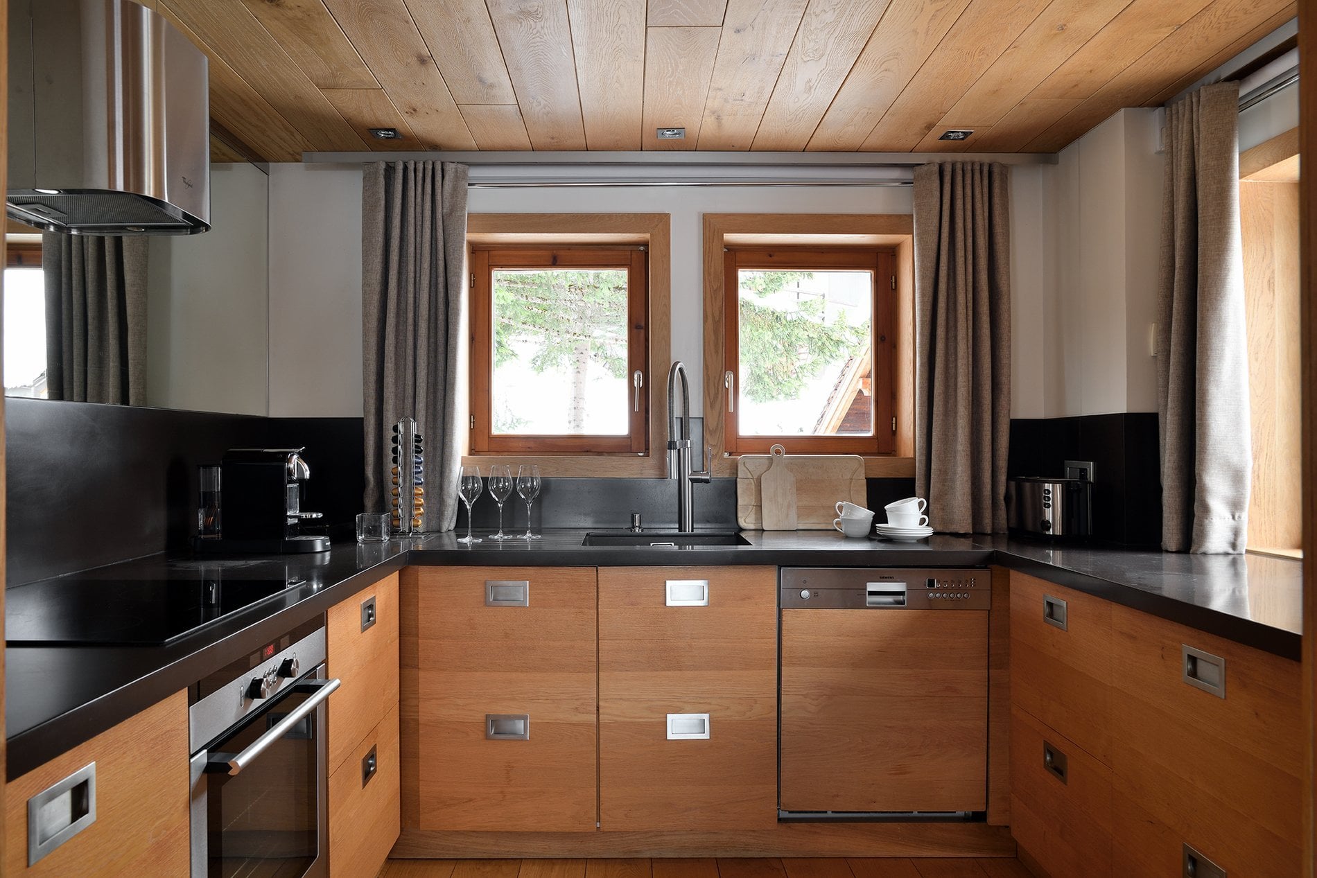 b22c9751-5c2e-44be-a7aa-b84f992f78ca