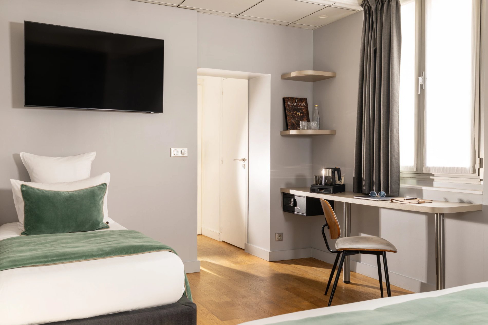 Hôtel Midnight Chambre Executive Triple Bureau