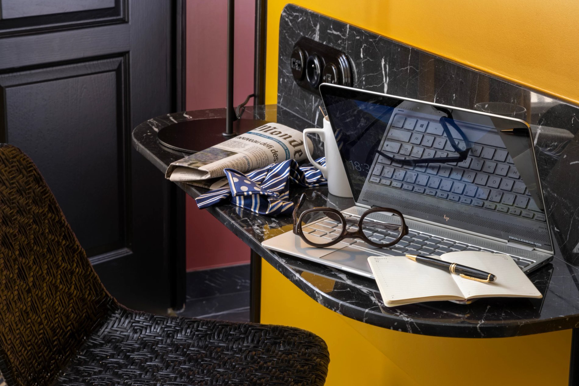 Grand Hotel Chicago Classic Room Courtyard View Desk