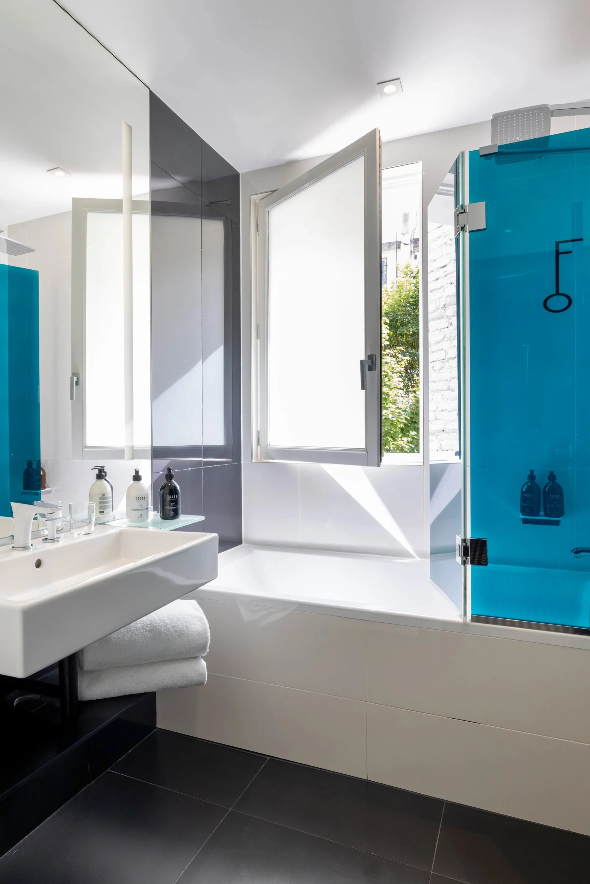 Hôtel Félicien Chambre Deluxe Couture Salle de bain