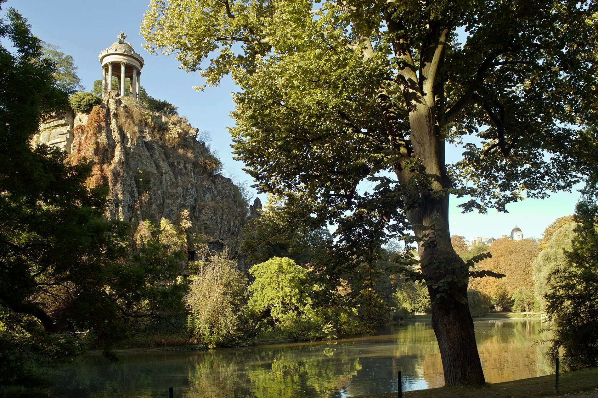 parc des buttes chaumont 9 hotel republique paris